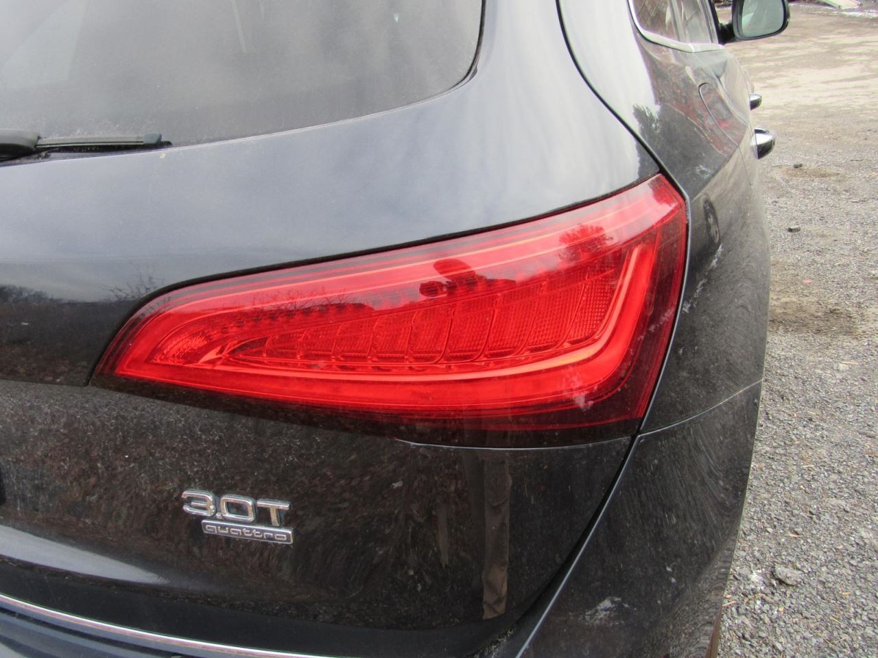 Q5 2015 Glove Box 1104746