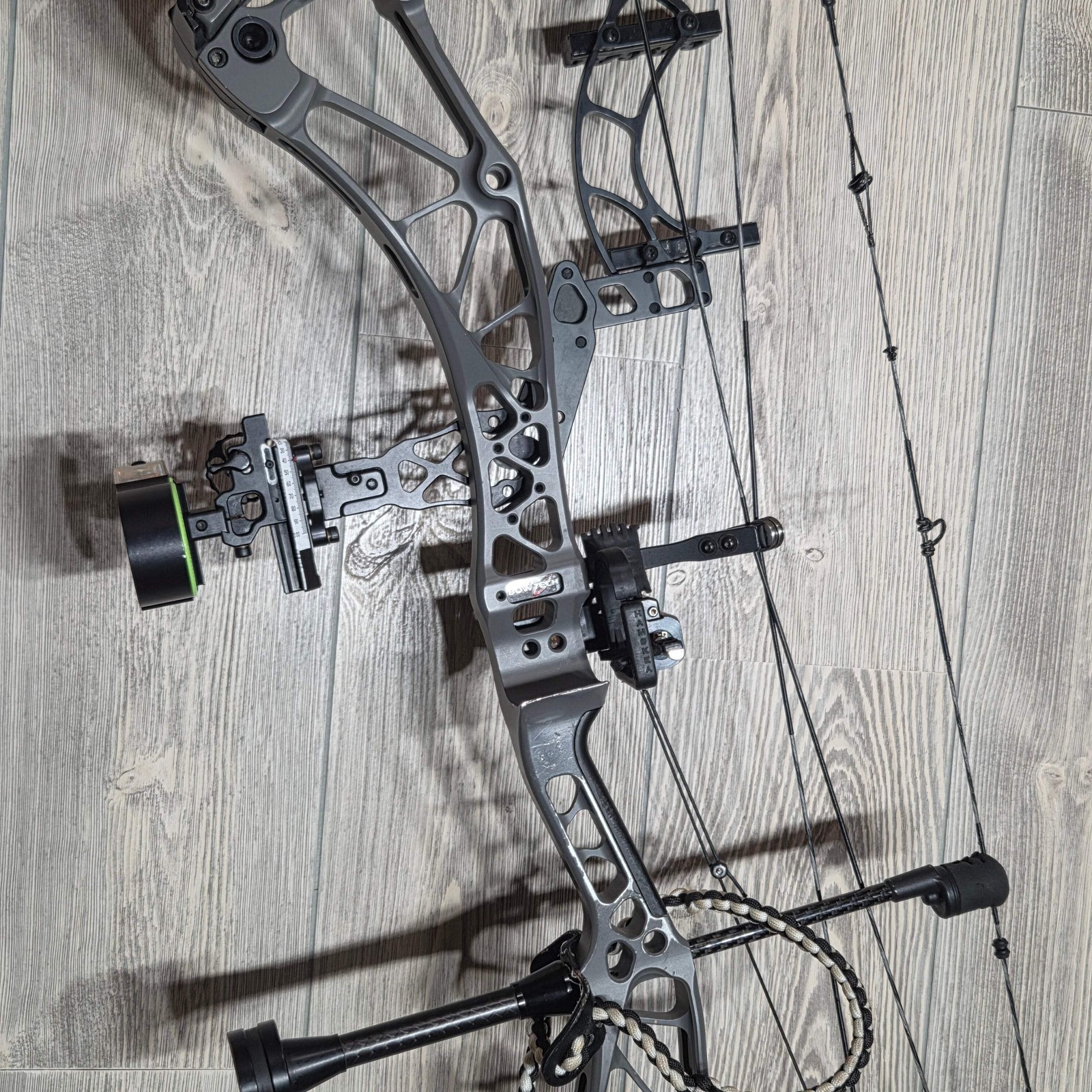 Used Bowtech Revolt 30" 70lb RH Gray Bow