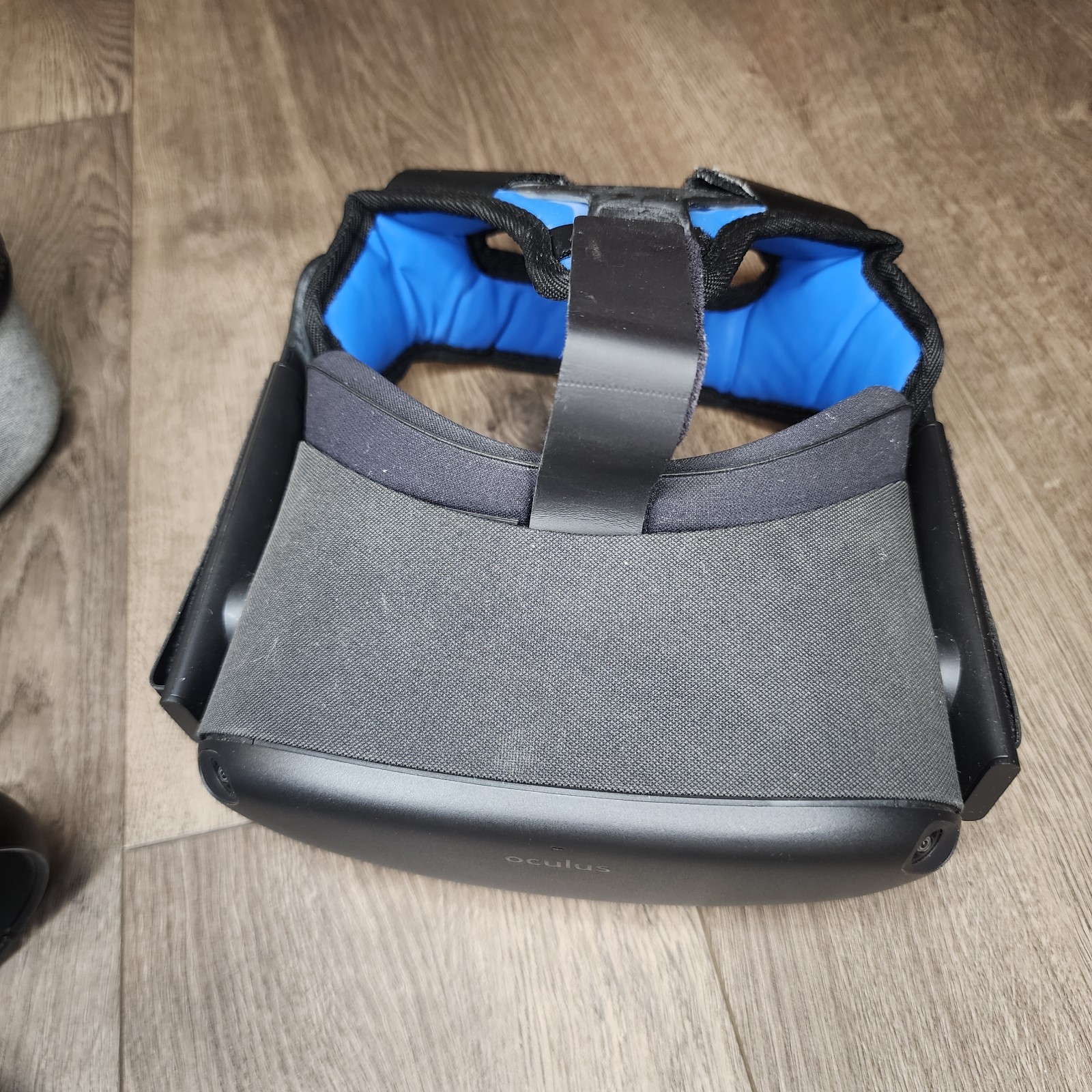 READ! Meta Oculus Quest 1 VR Virtual Reality Headset MH-B 64GB