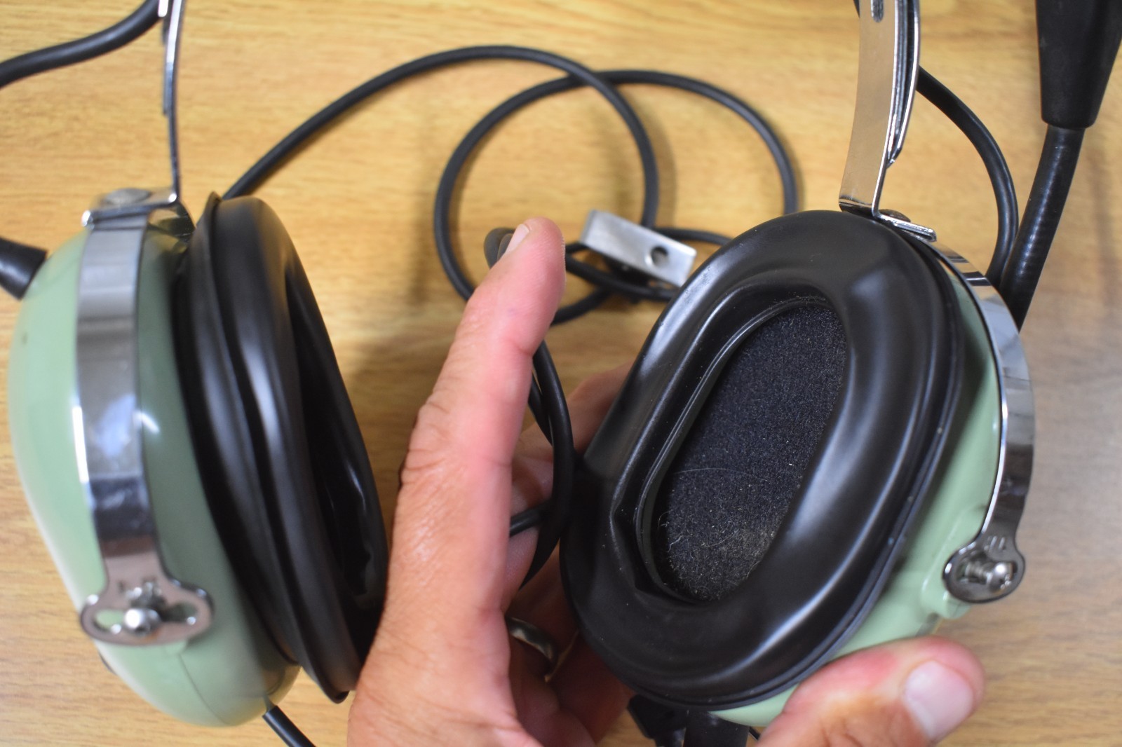 David Clark H10-60 Aviation Headset With Duel Plug And Mic (used)