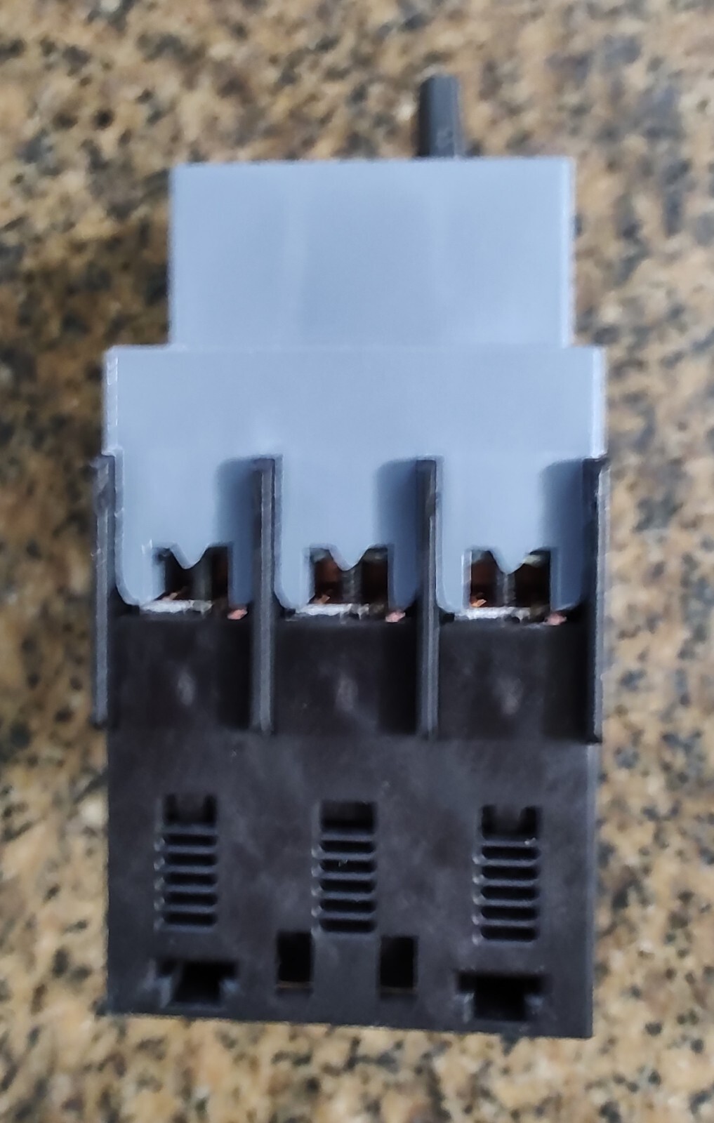 🗽SIEMENS 3RV2011-OHA10