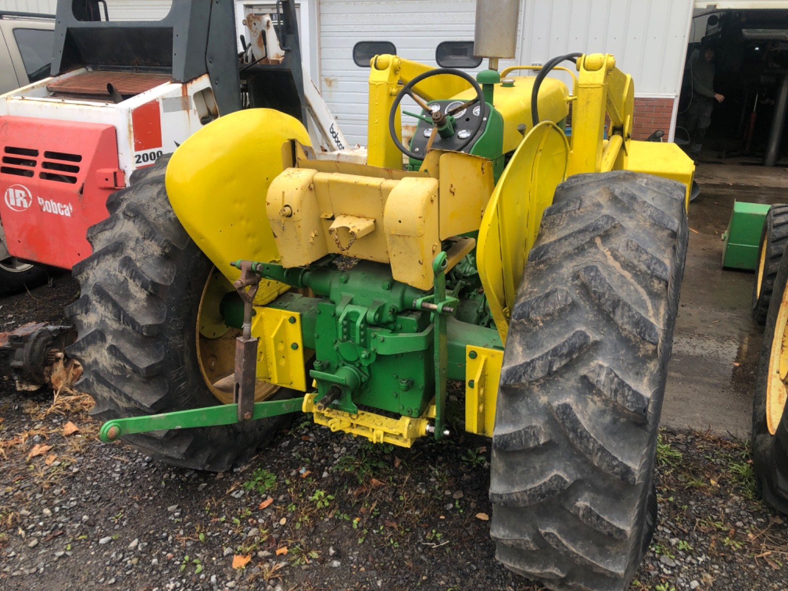 John Deere 1010 IDUSTRIAL TRACTOR WITH LOADER AND REBUILT ENGINE