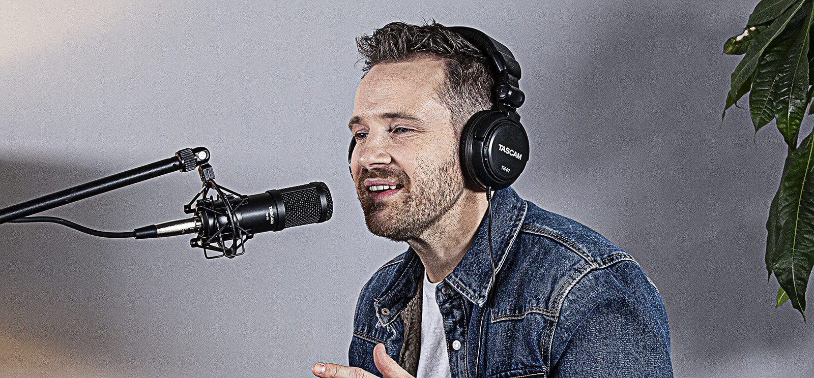 Tascam Dynamic Microphone for Broadcast Einheitsgröße, Black