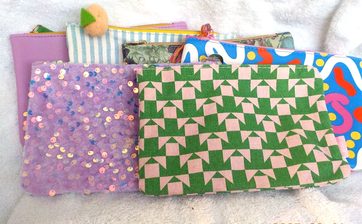 Lot of 6 cosmetic bag by IPSY  + MakeUp First bag from AOA