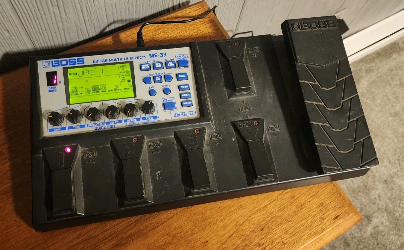 BOSS ME-33 Multiple Multi Effects Processor Guitar Effect With Cord