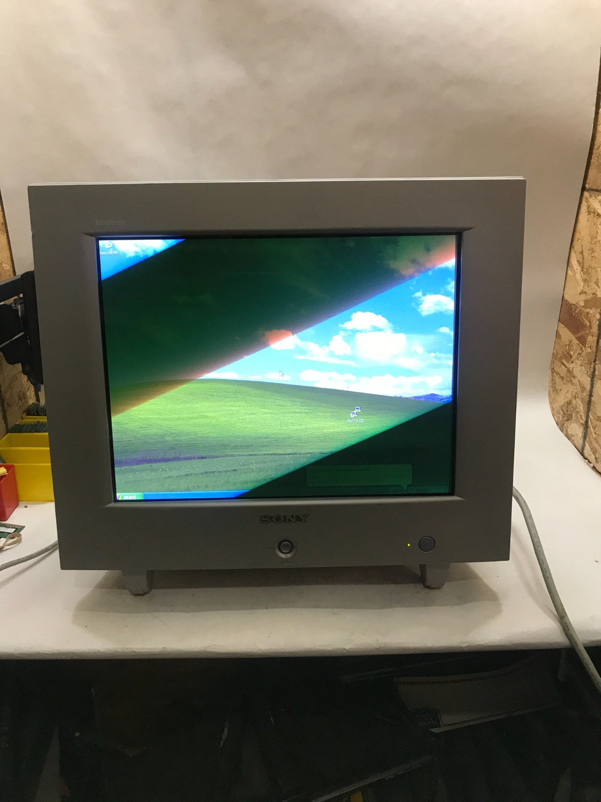 Sony Trinitron HMD-A400 Silver CRT PC Monitor 19” For Parts READ DESCRIPTION -DW
