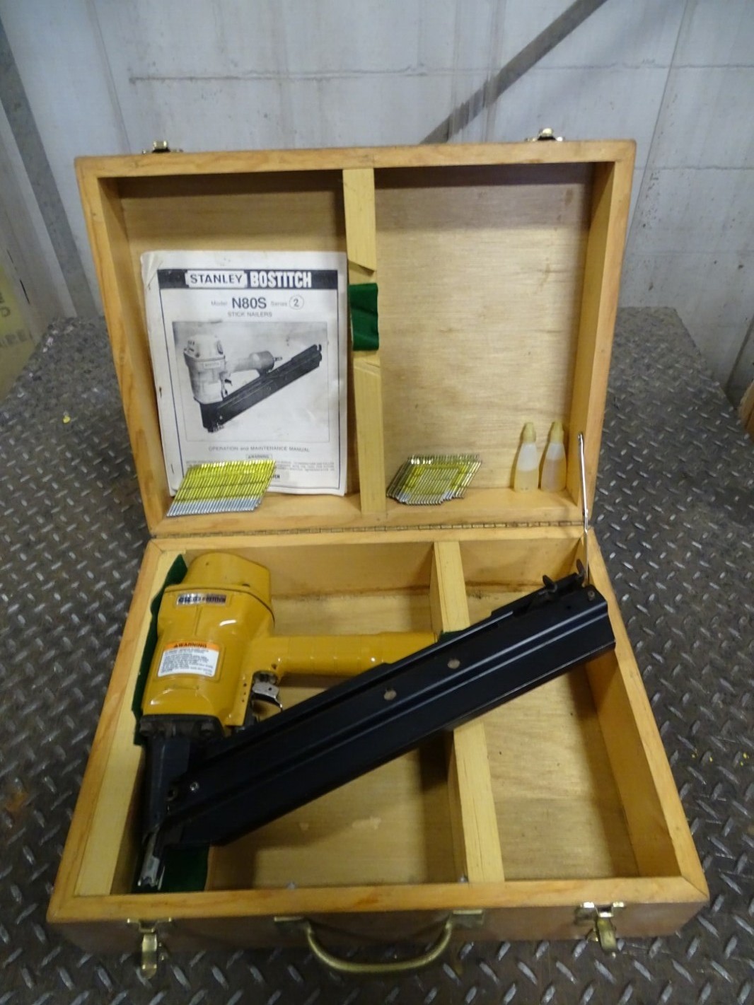 Stanley Industrial Framing "Stick" Air Nailer  *Works Great*, N80S