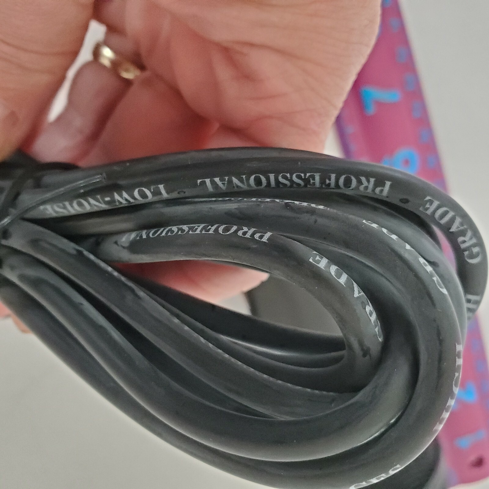 Mintek MC-1000 Microphone With CES High Grade Professional Low Noise Cable Black