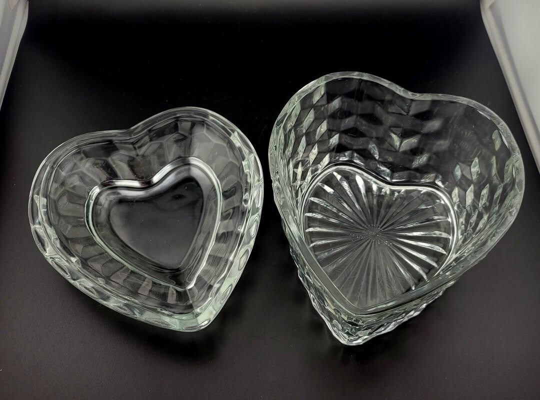 Clear Glass Heart Shaped Trinket Jewelry  Canndy Box 4.5"