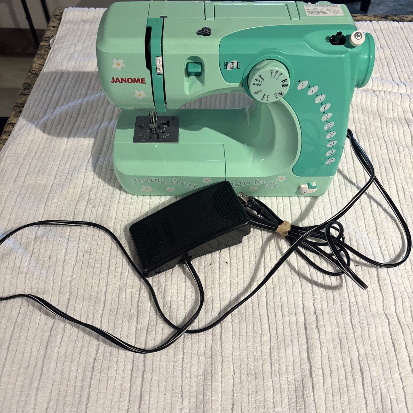 Janome Hello Kitty Sewing Machine Model 11706 with Cord and Pedal Tested