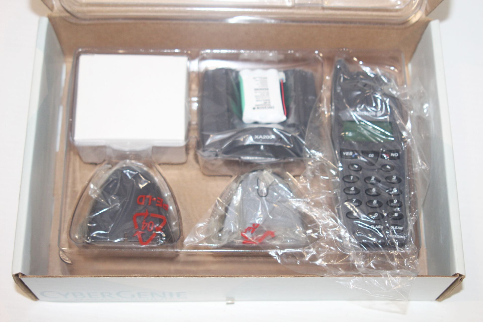 CyberGenie DG 200 Handset & XA 200 Charger for CG2400 PC Cordless Phone System