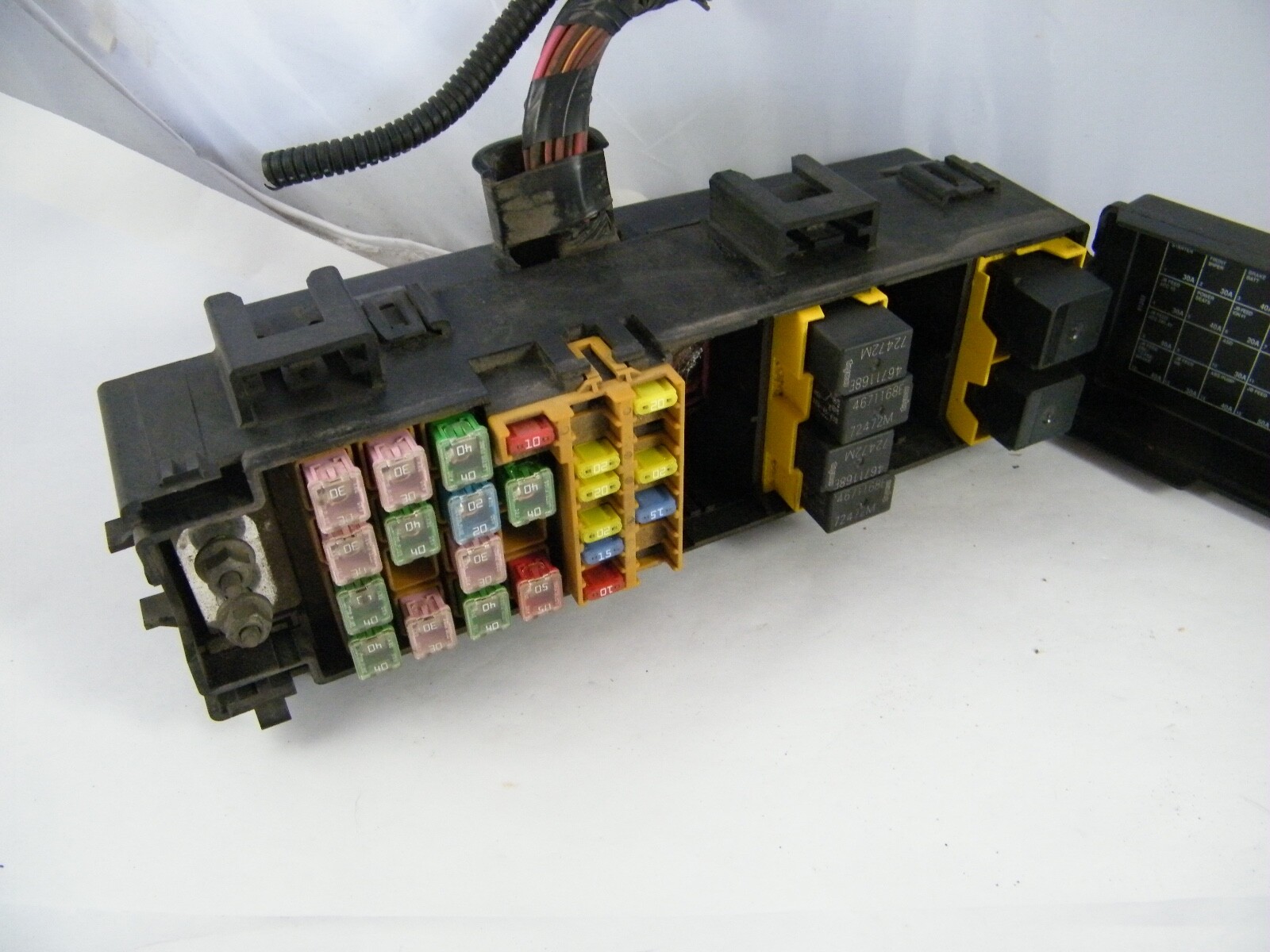 2005 DODGE DURANGO OEM ENGINE FUSE BOX