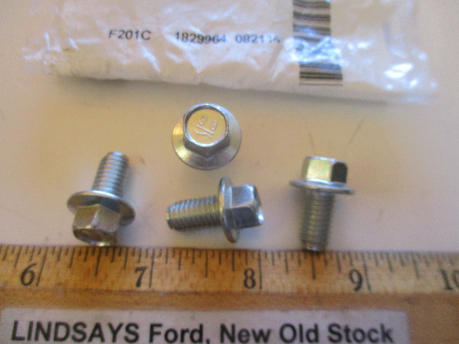 4 PCS FORD 2002/2018 E150/E450SD "BOLT" HEX HD W/FLG M8X1.25 X 15MM N811266-S437