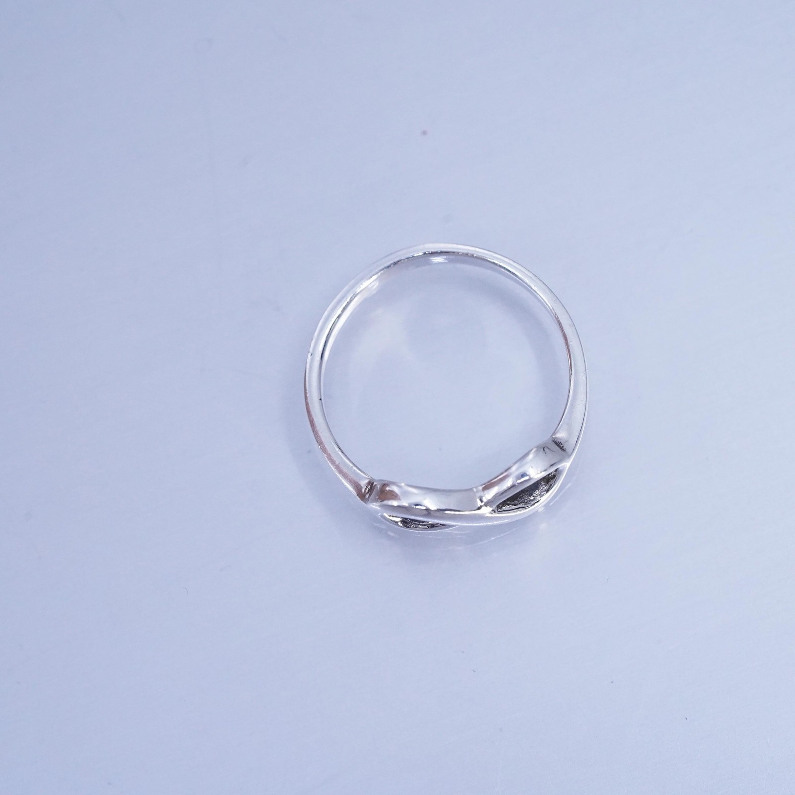 Size 7.25, vintage Sterling 925 silver wedding ring, infinity endless loop band