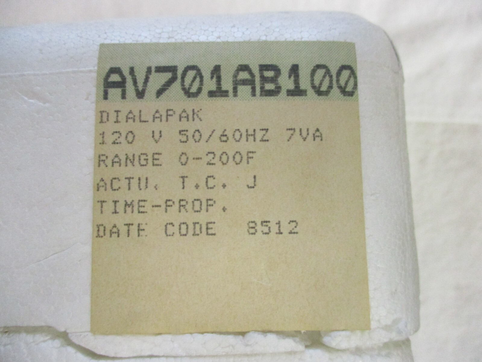 NEW HONEYWELL Dialapak Model  AV70 Controller 120V 50/60HZ 7VA  AV701AB100