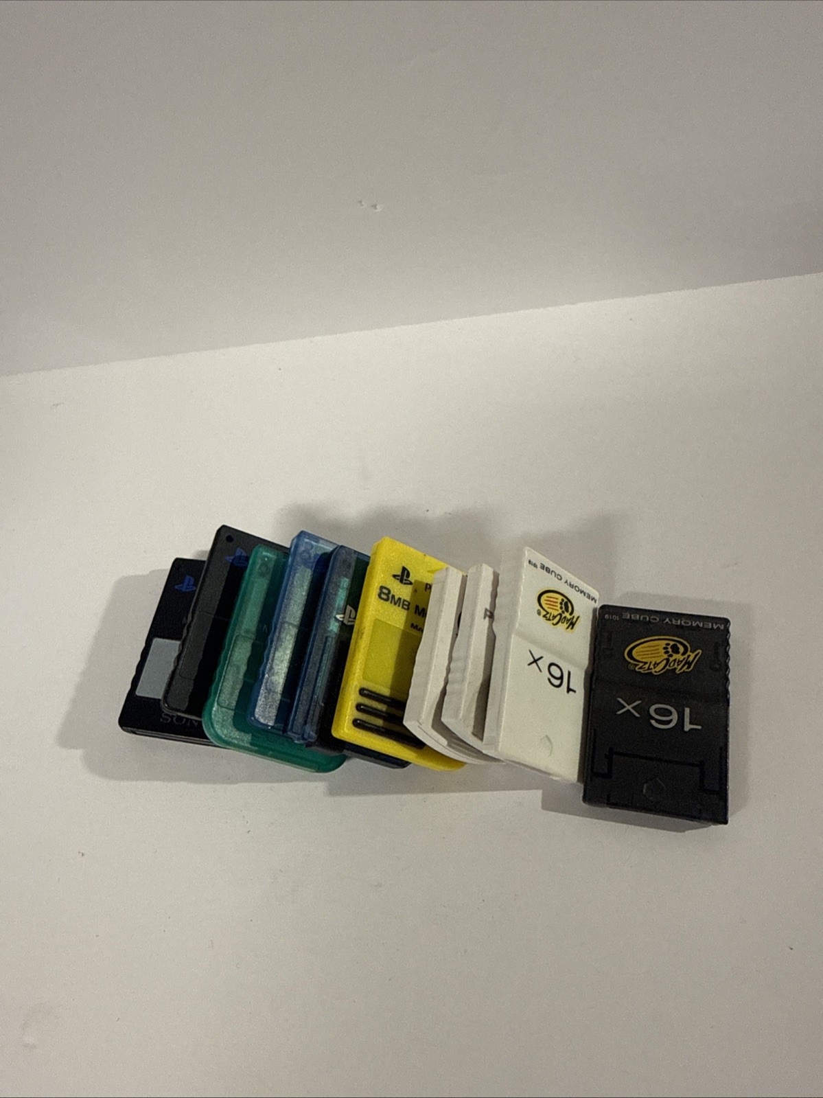 GameCube And PlayStation 2 Memory Card Bundle.