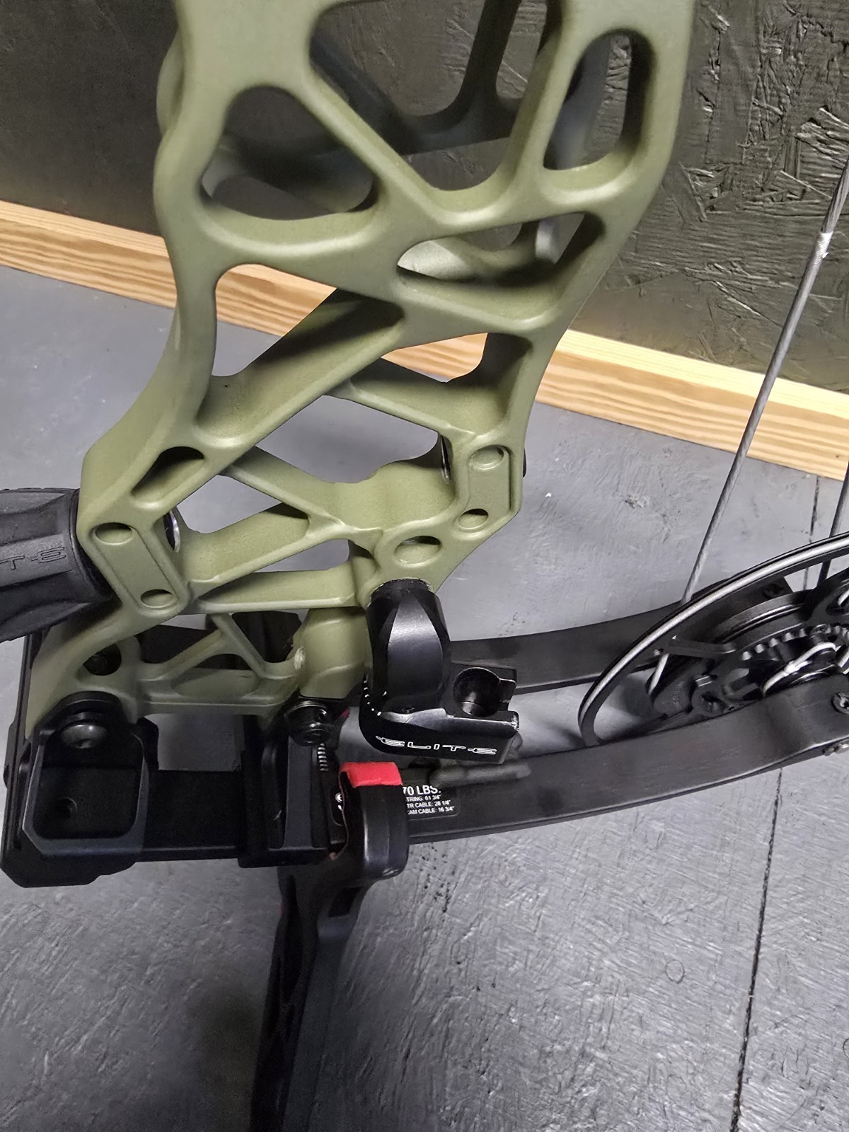 Elite Varos 70lb