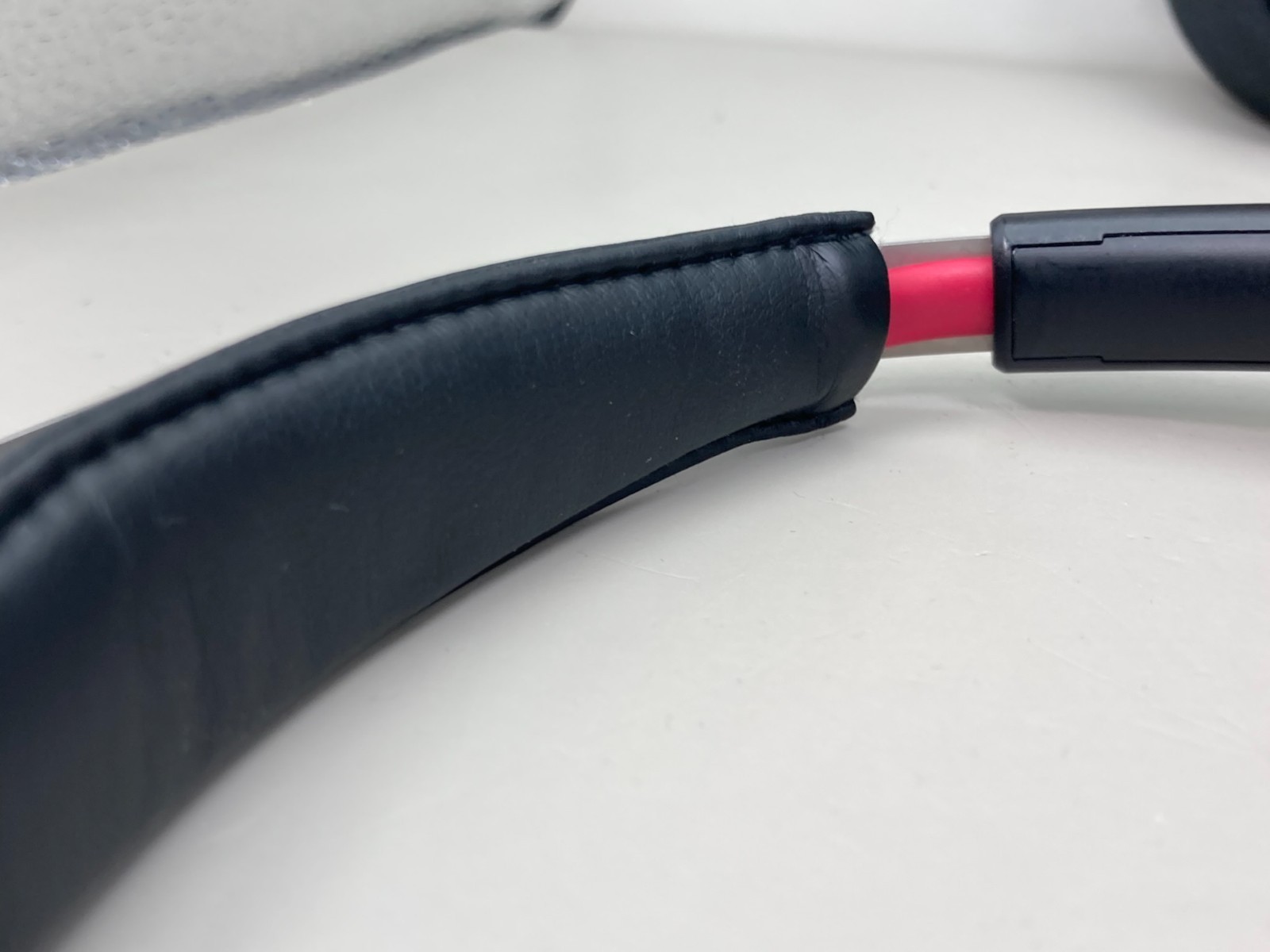 Plantronics Voyager Focus Bluetooth Headset (B825) W/ Charging Station