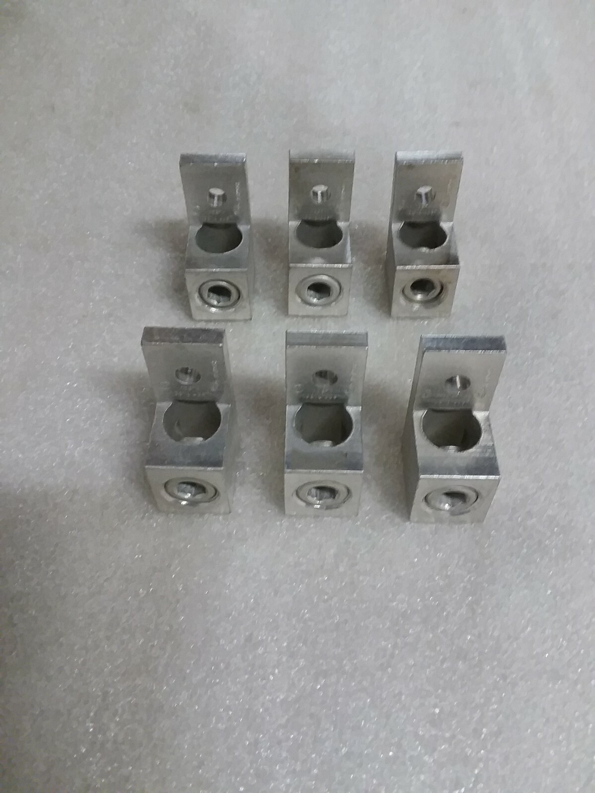 D1321A22T Ilsco AL9CU 300MCM-6 Aluminum Mechanical Lug  - Lot of 6