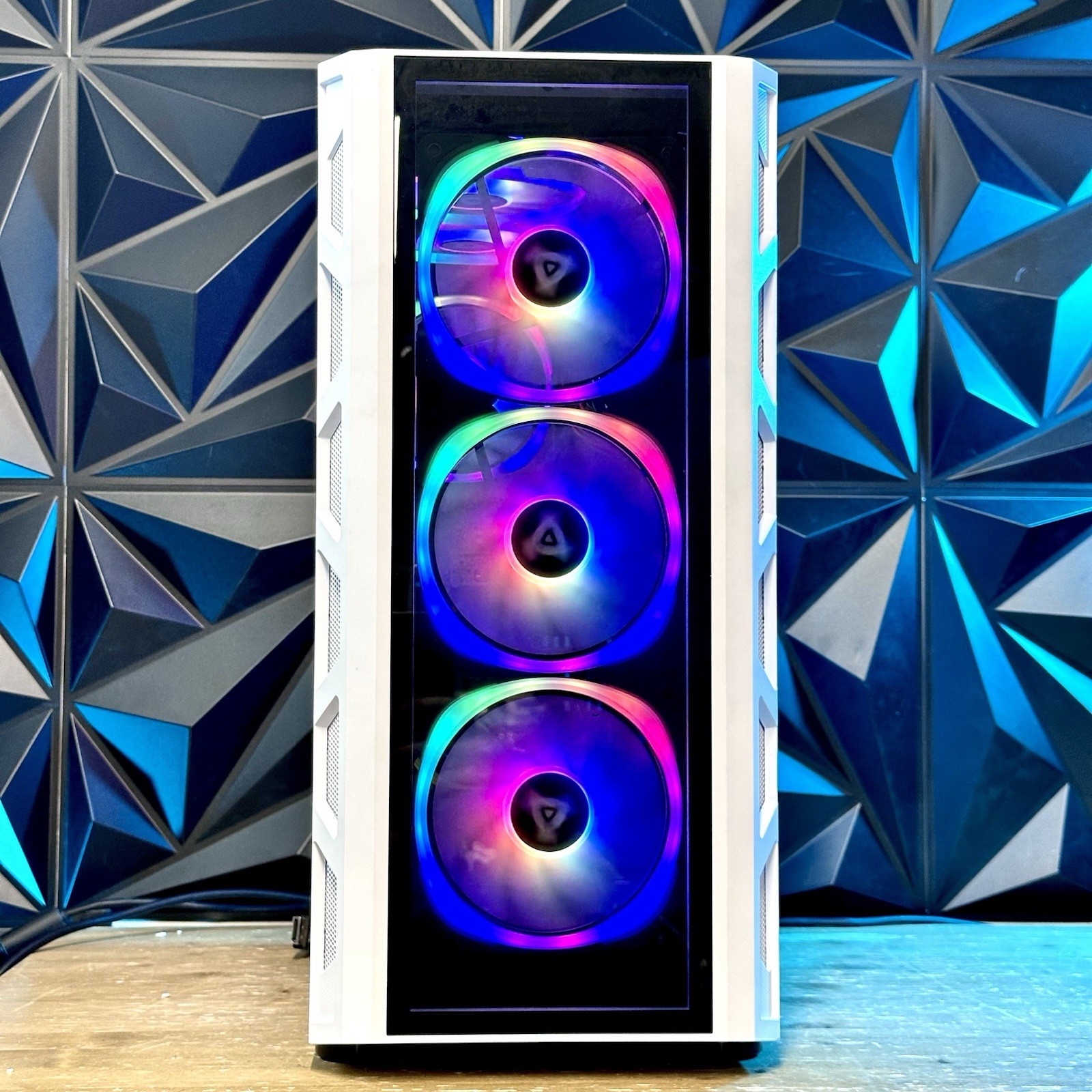 Ryzen 7 32 GB RAM, 2TB SSD Gaming Computer Desktop PC Nvidia RTX 5060