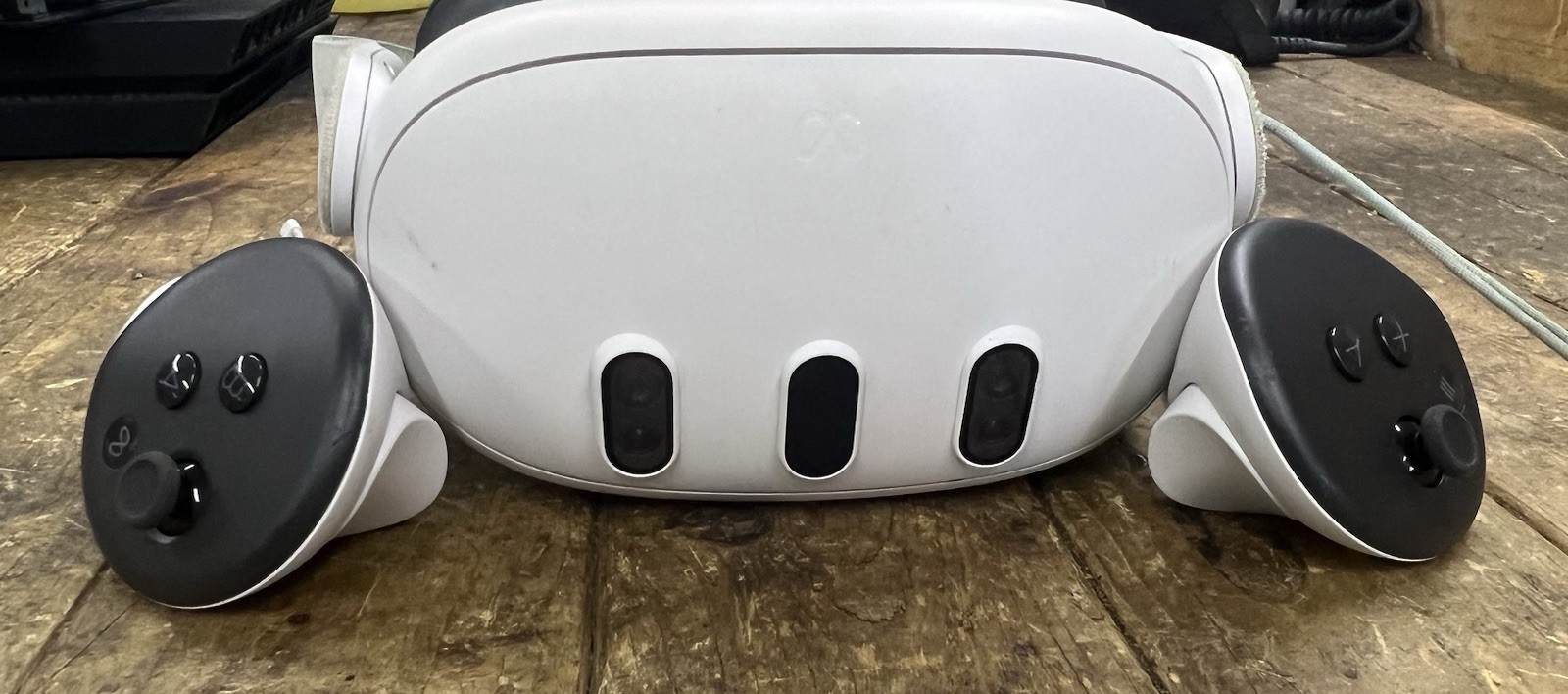 Meta Quest 3 128GB Standalone VR Virtual Reality Gaming Headset & Controllers