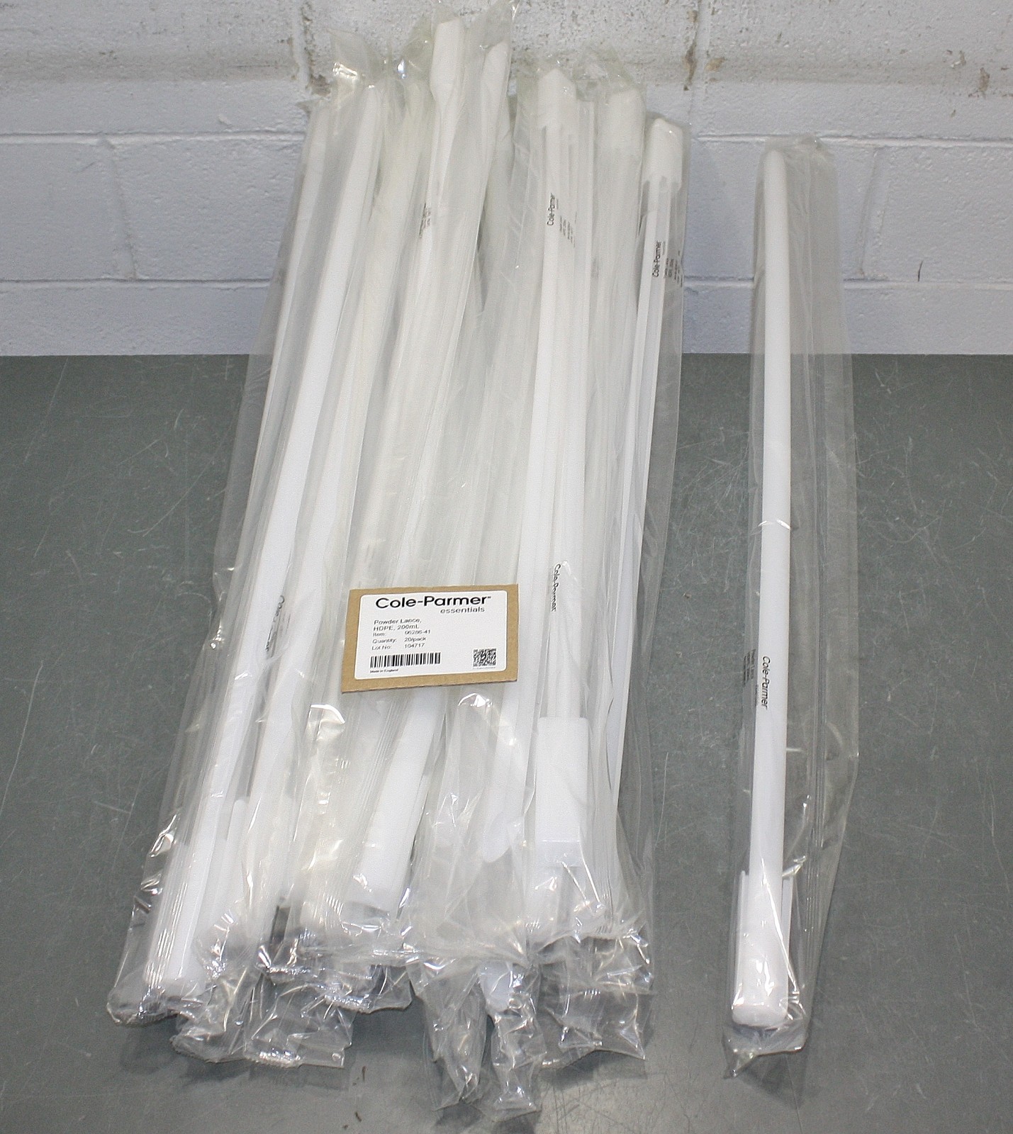 (20) Cole Palmer Powder Lances 06286-41, HDPE Plastic, 200ml Spoon, 950mm Length