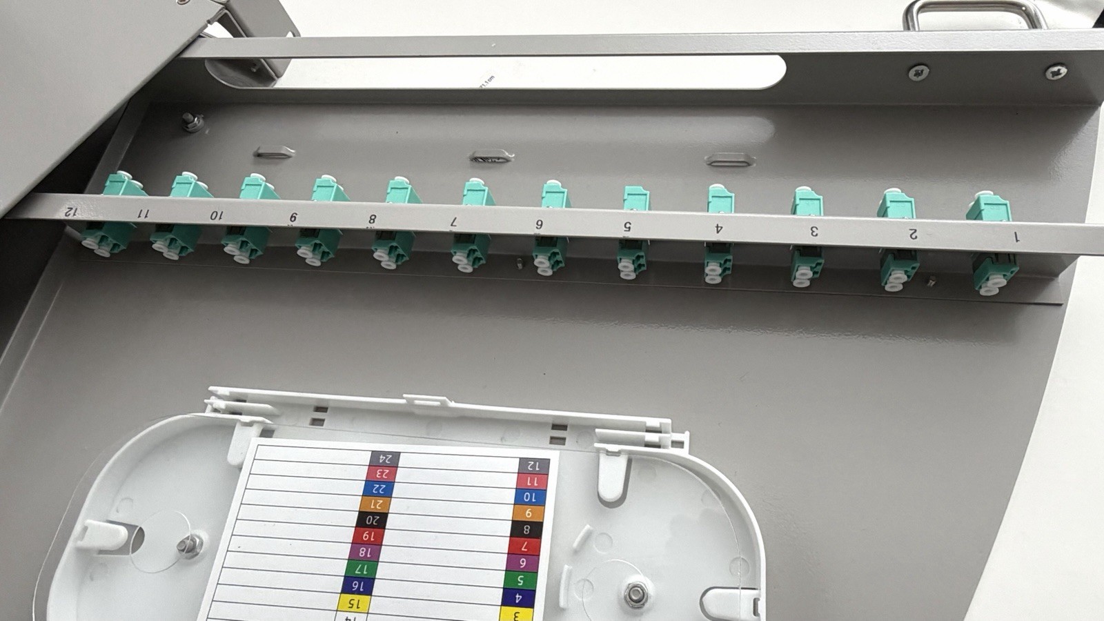 12 SC/APC Duplex Fiber Optic Patch Panel 1U Sliding Rack Mount w/ Splice Tray