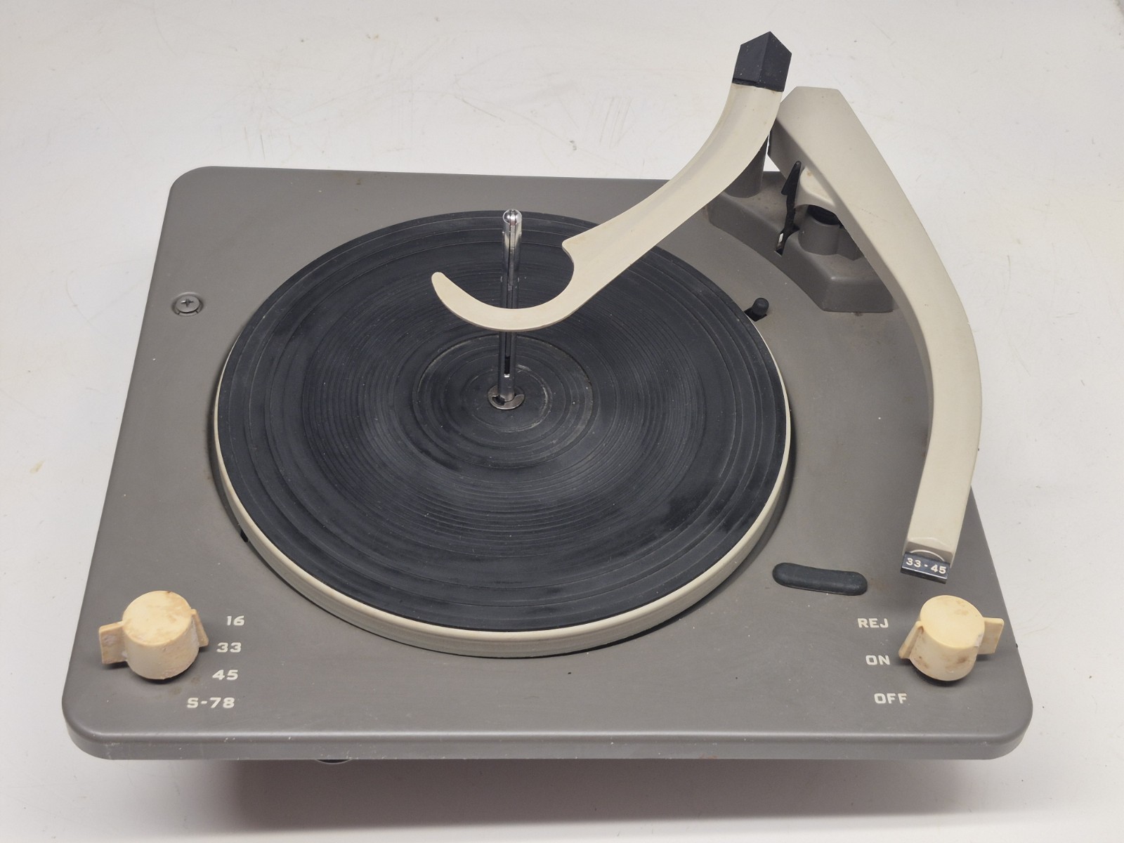 Westinghouse Model 44ac2 Portable Record Player Turntable