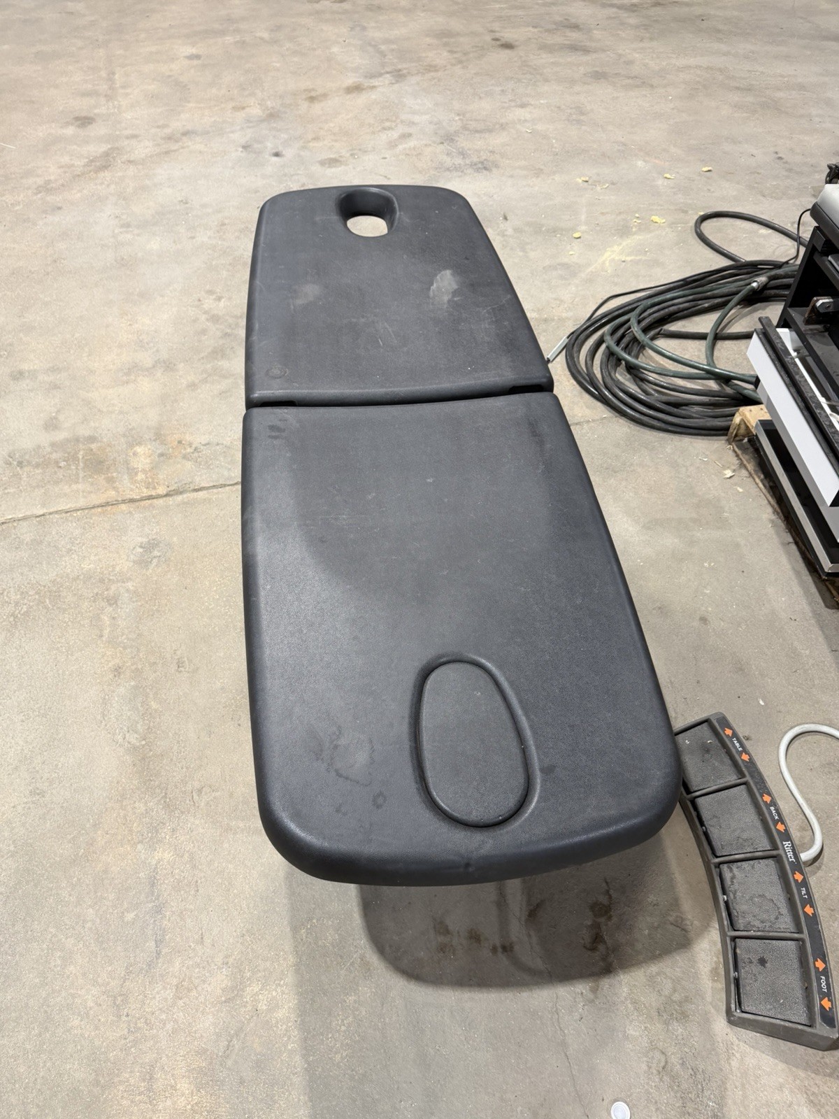 Chattanooga Group Adapta Mesa Model 3319 Treatment Table