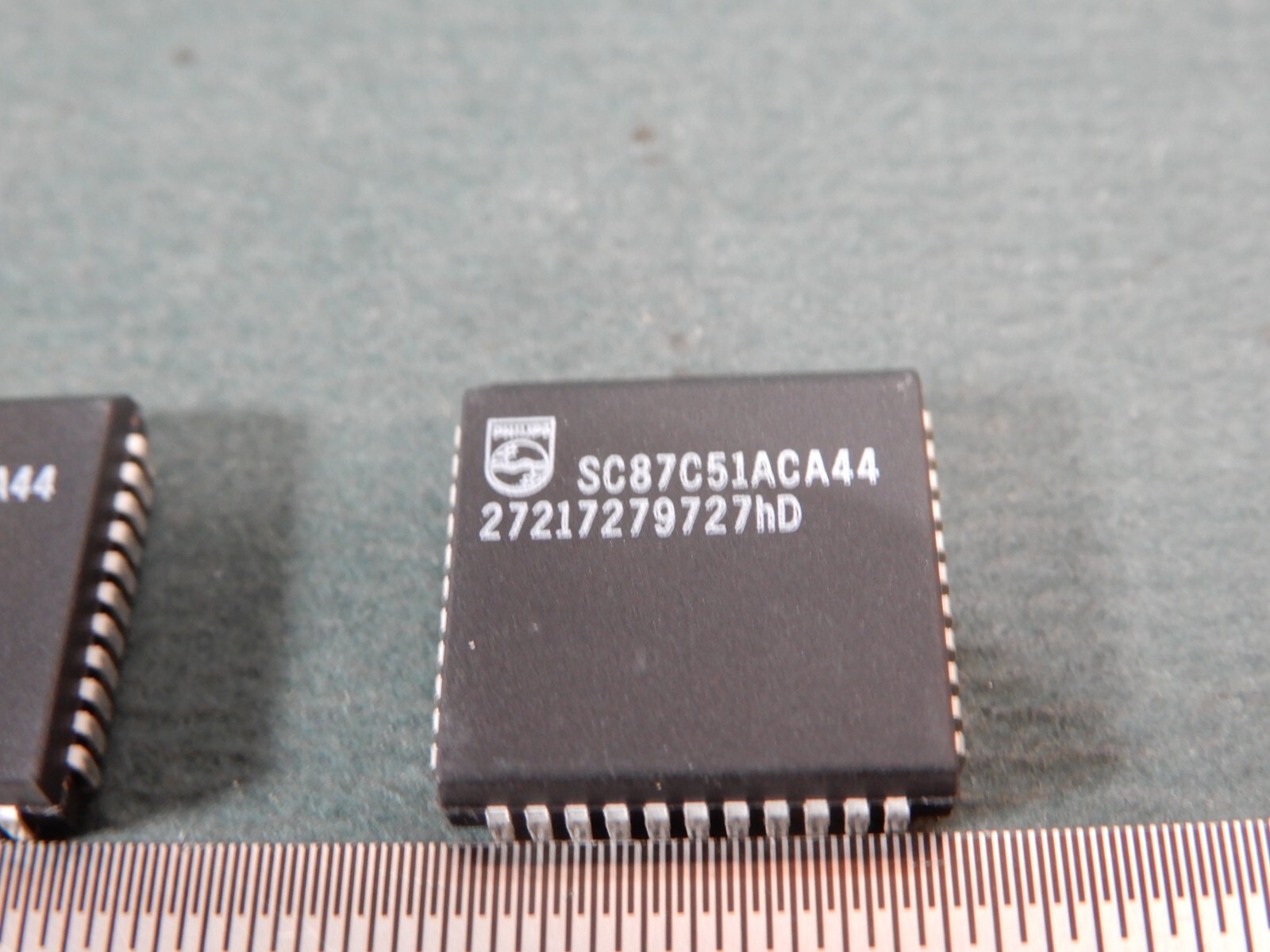 Philips SC87C51ACA44 CMOS Single Chip 8 Bit Microcontrollers Qty 25 NOS