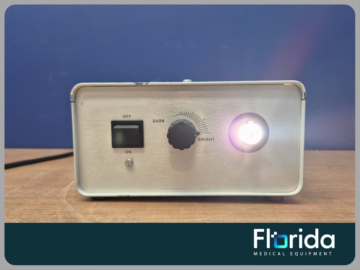 FIBEROPTIC MEDICAL LIGHT SOURCE. MODEL: ALS-8000