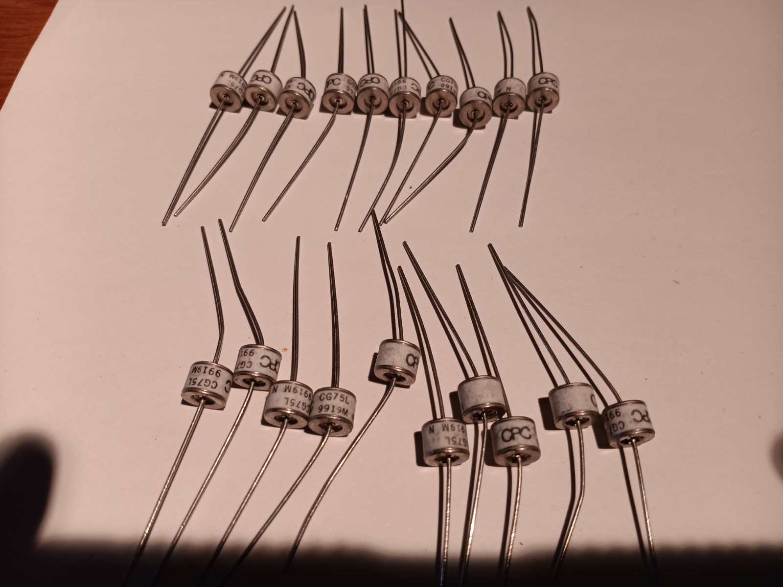 QTY 20 NEW CPC CG75L Gas Discharge Tubes