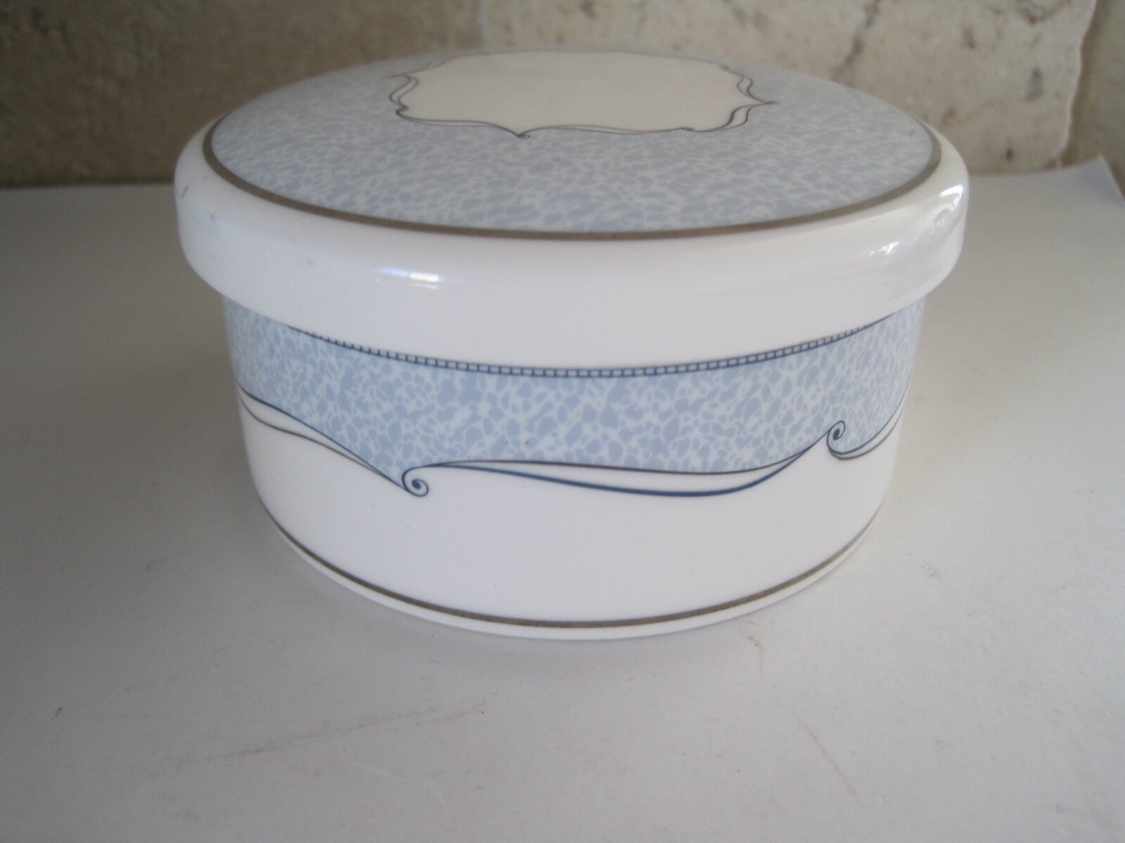 Wedgewood Venice Bone China Lidded Trinket Box EUC