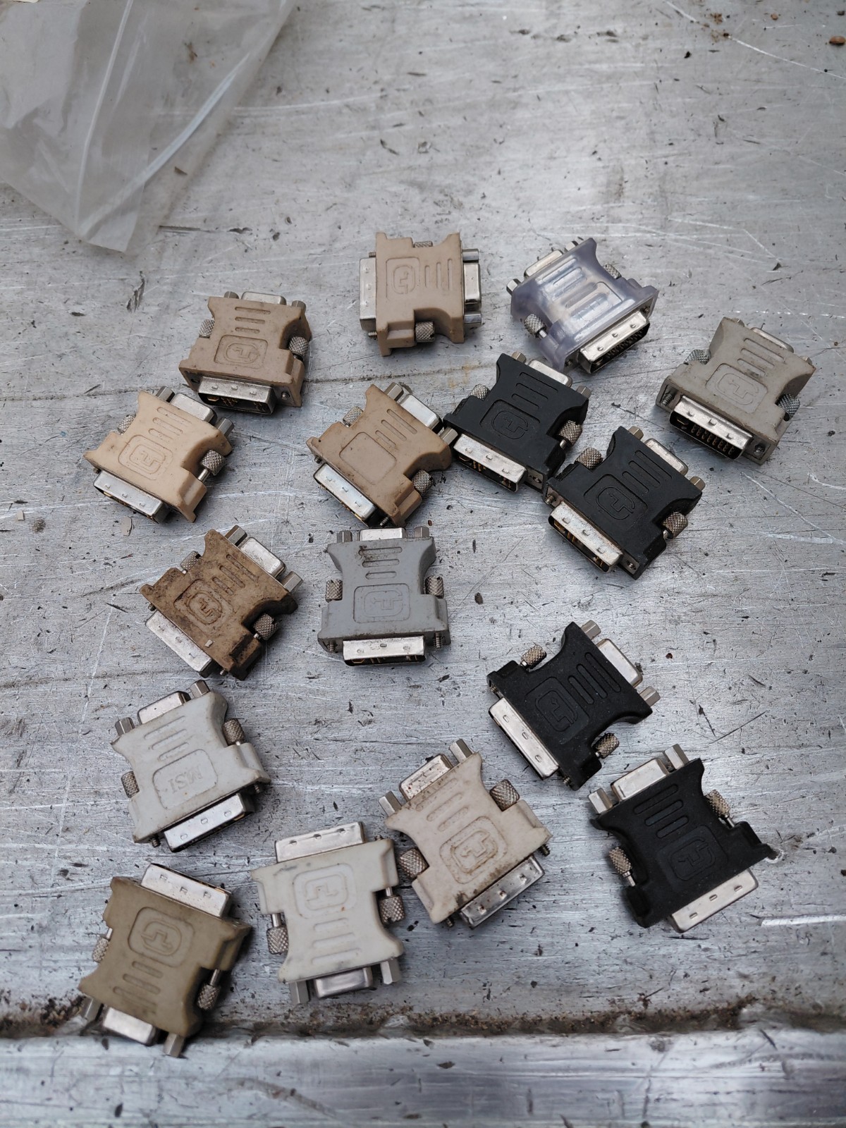 Used DVI -VGA Adapters Lot Of 16