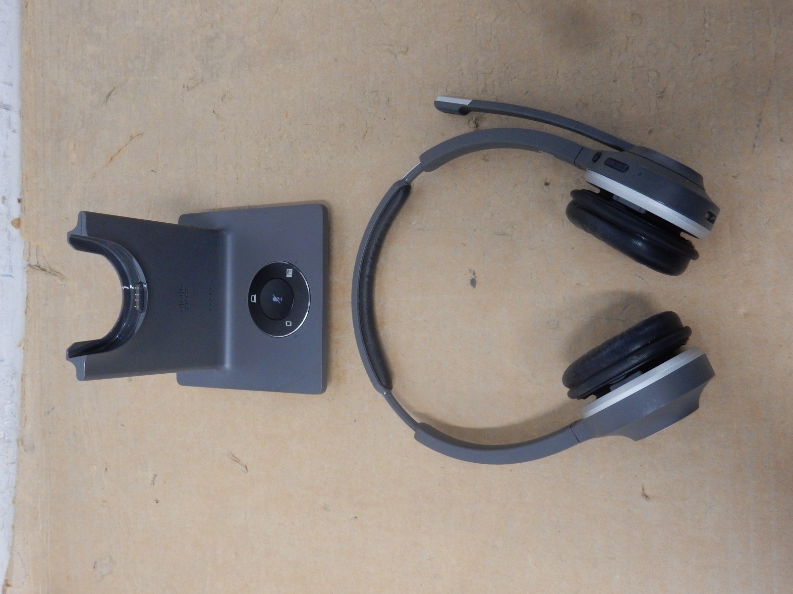 CISCO CP-HS-WL-561-M-US= Wireless Single Headset Multi Base Station US