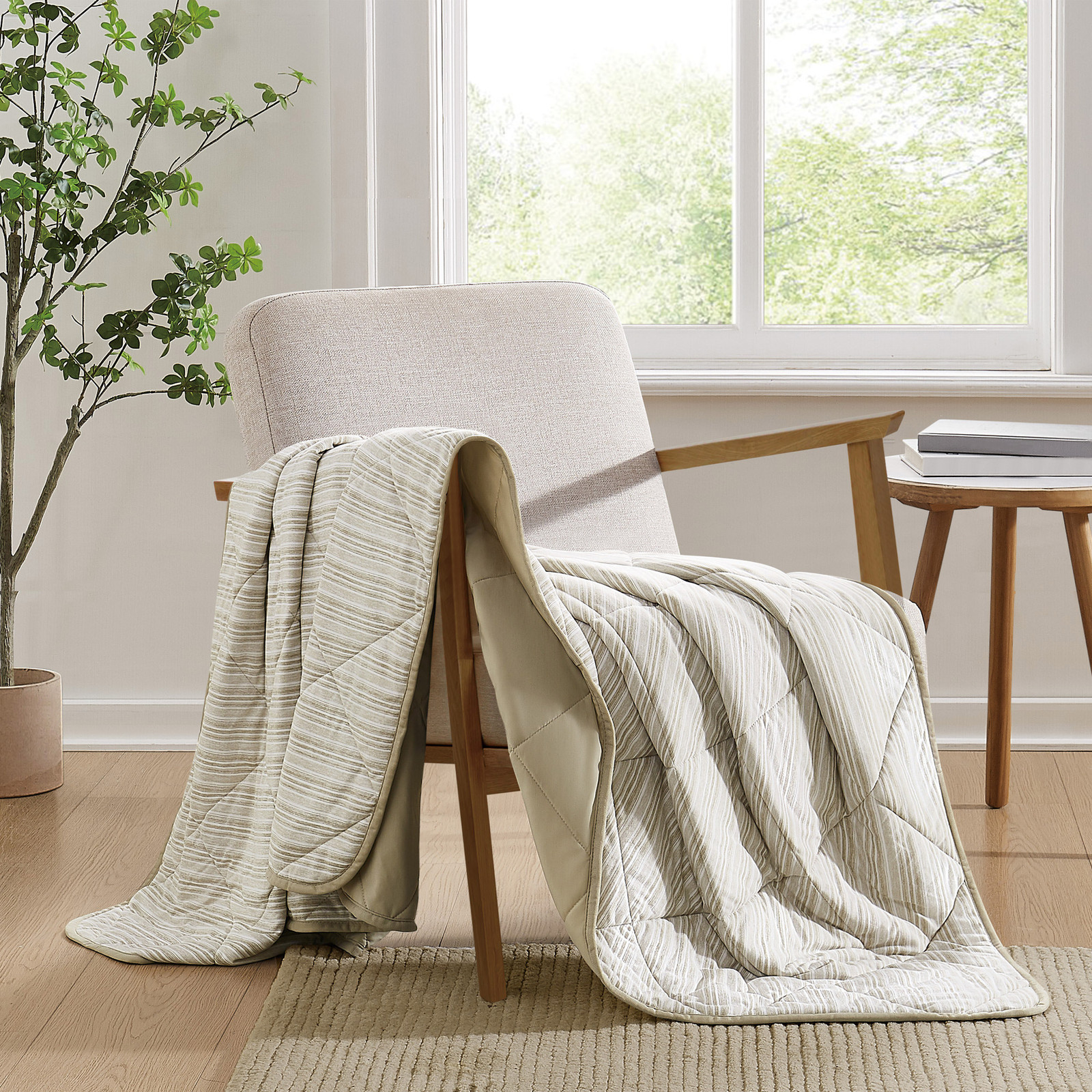 Cooling Throw Blanket 60"x70" Reversible Quilted Plush, All-Season Comfort NEW!