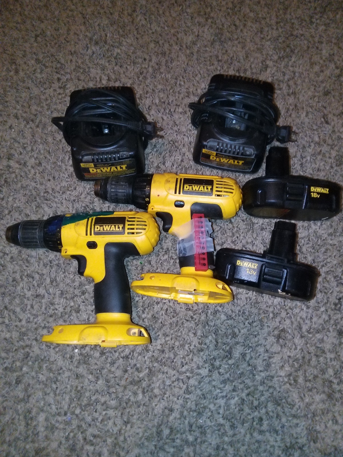 DEWALT 13 V Cordles Compact Power Drill-With Charger-Bundle Set + FREE SHIPPING
