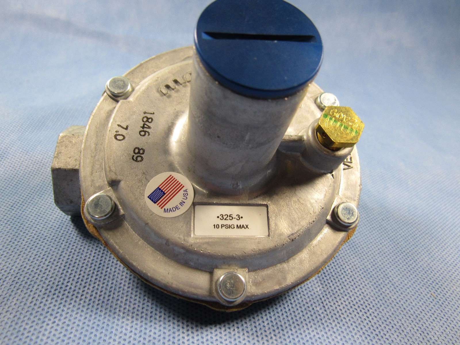 MAXITROL 325-3 GAS Pressure Regulator 10 PSIG MAX 3/8" New Old Stock USA