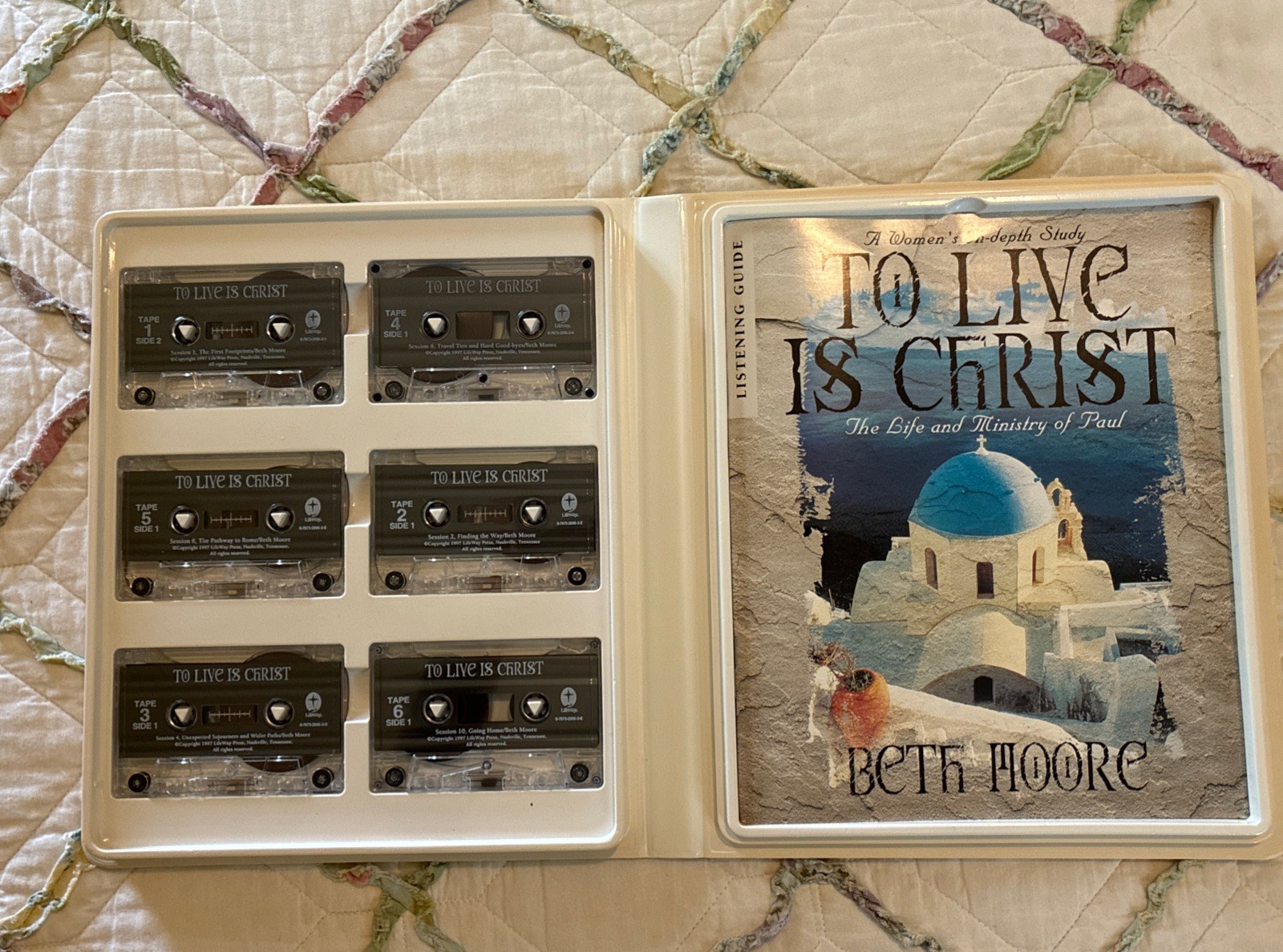 Beth Moore To Live Is Christ: The Life & Ministry of Paul Cassette Leader Kit