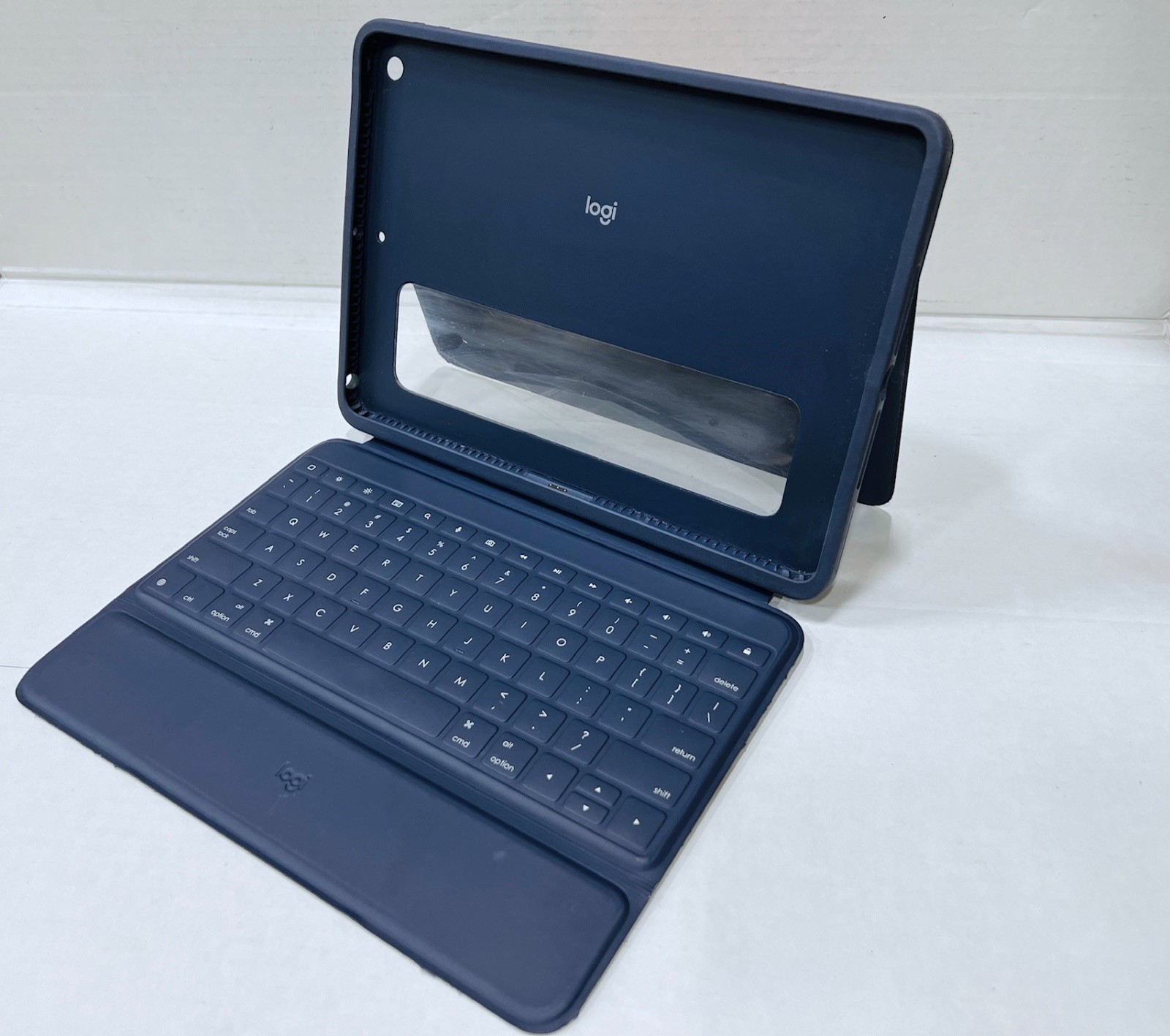 Logitech Rugged Combo 3 Keyboard Case iPad 7th 8th 9th Gen Blue 920-010341
