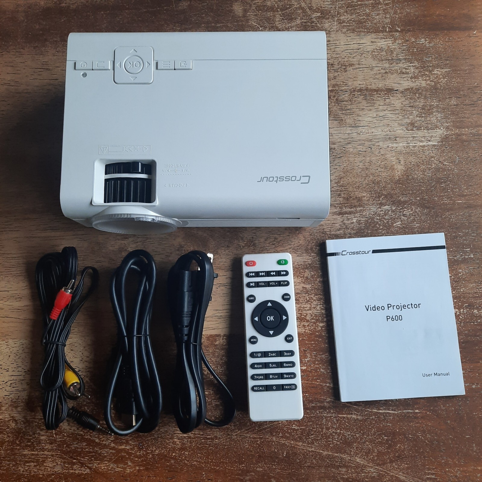 1080P LED Video Projector Crosstour P600 - White HDMI AV Home Theatre Gaming