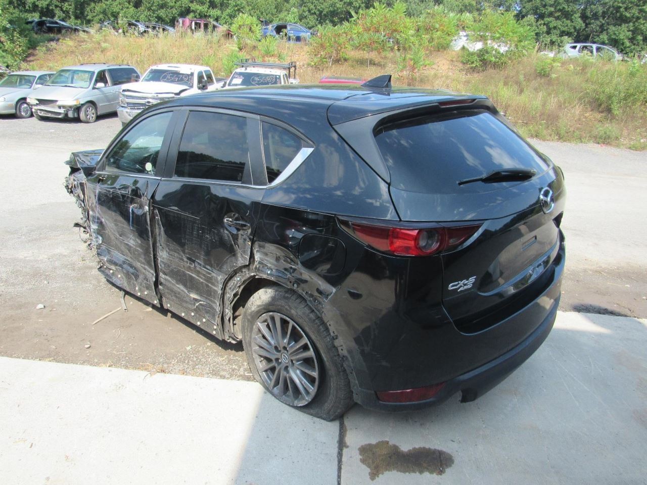 CX-5 2019 Glove Box 1071790
