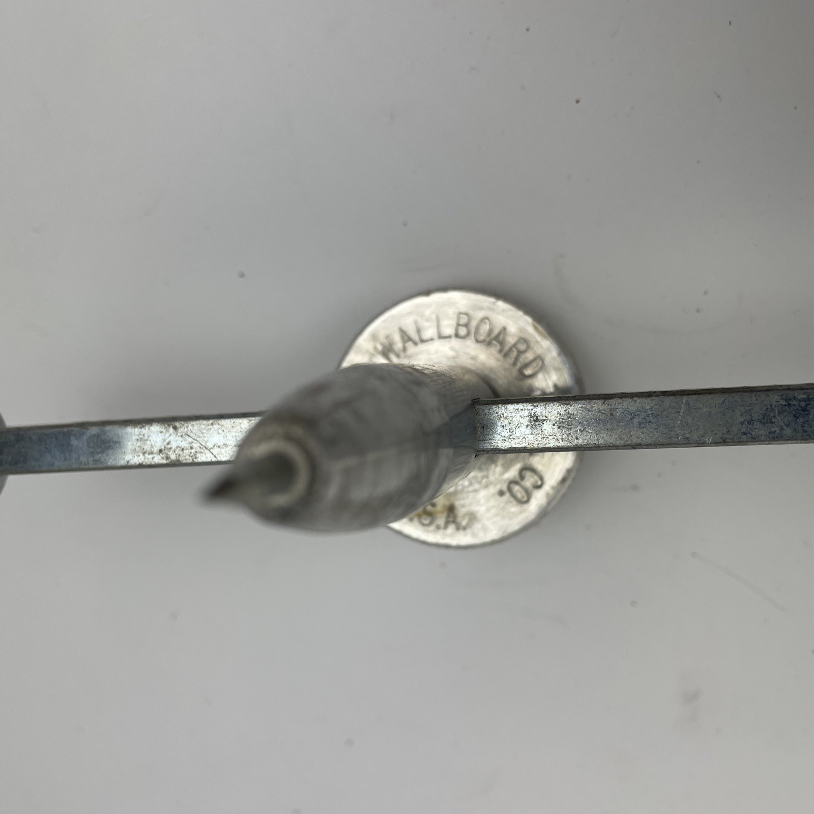 WallBoard Tools USA Durable Drywall Circle Cutter, Sturdy Metal Construction