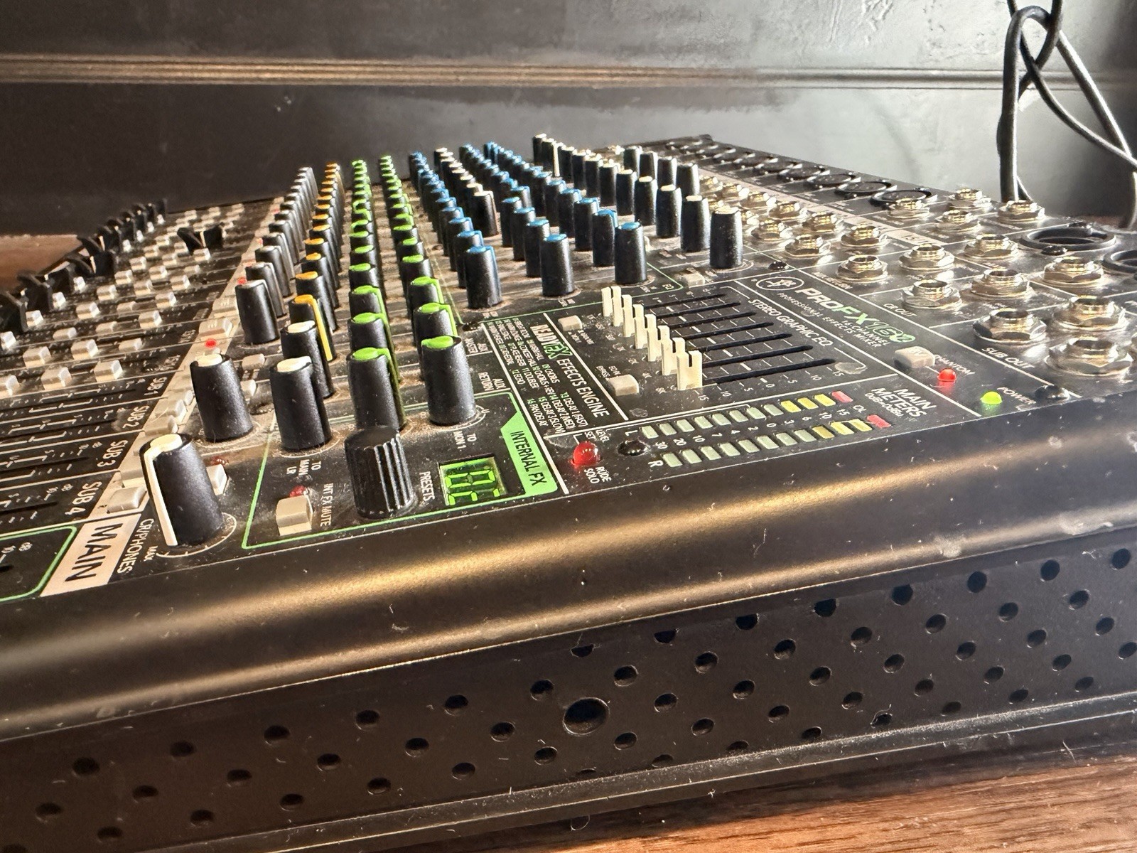 Mackie PROFX22V2 22-Channel FX Mixer - Tested & Working!