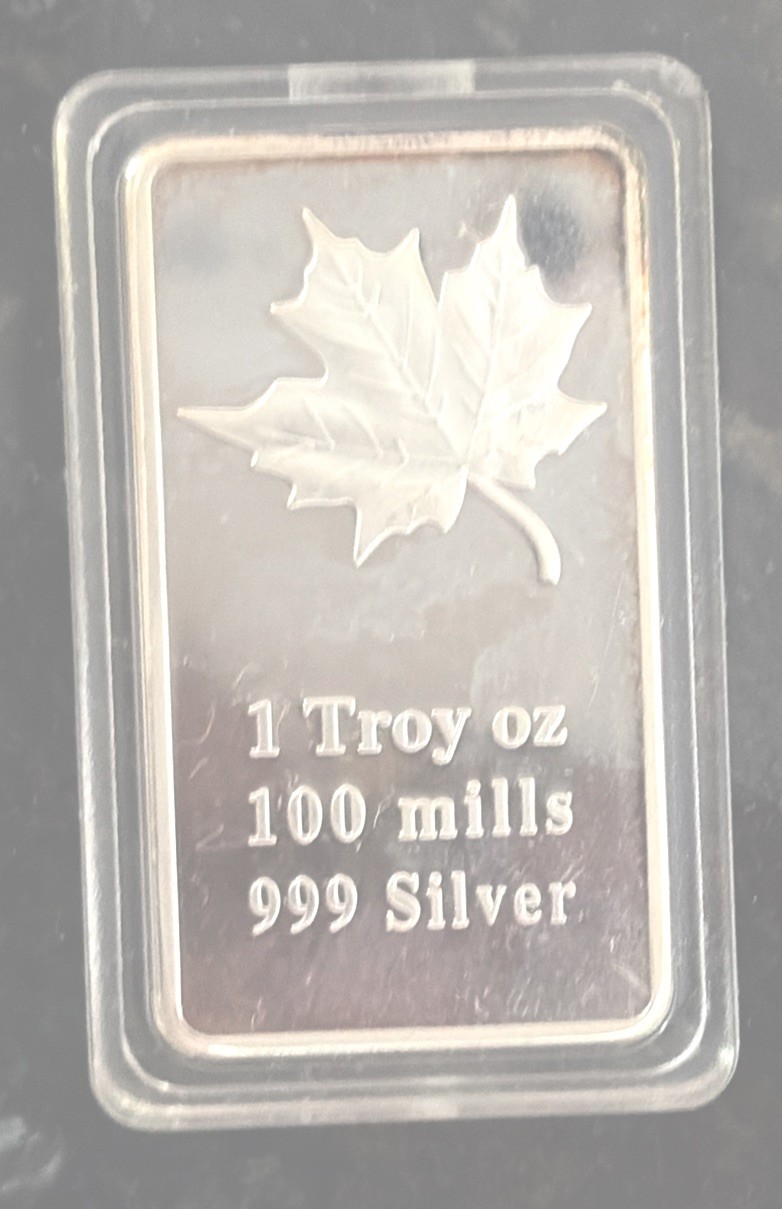 Silver Plated Bar 100 Mills .999 Fine Silver Canadian Maple Leaf Collectors Item