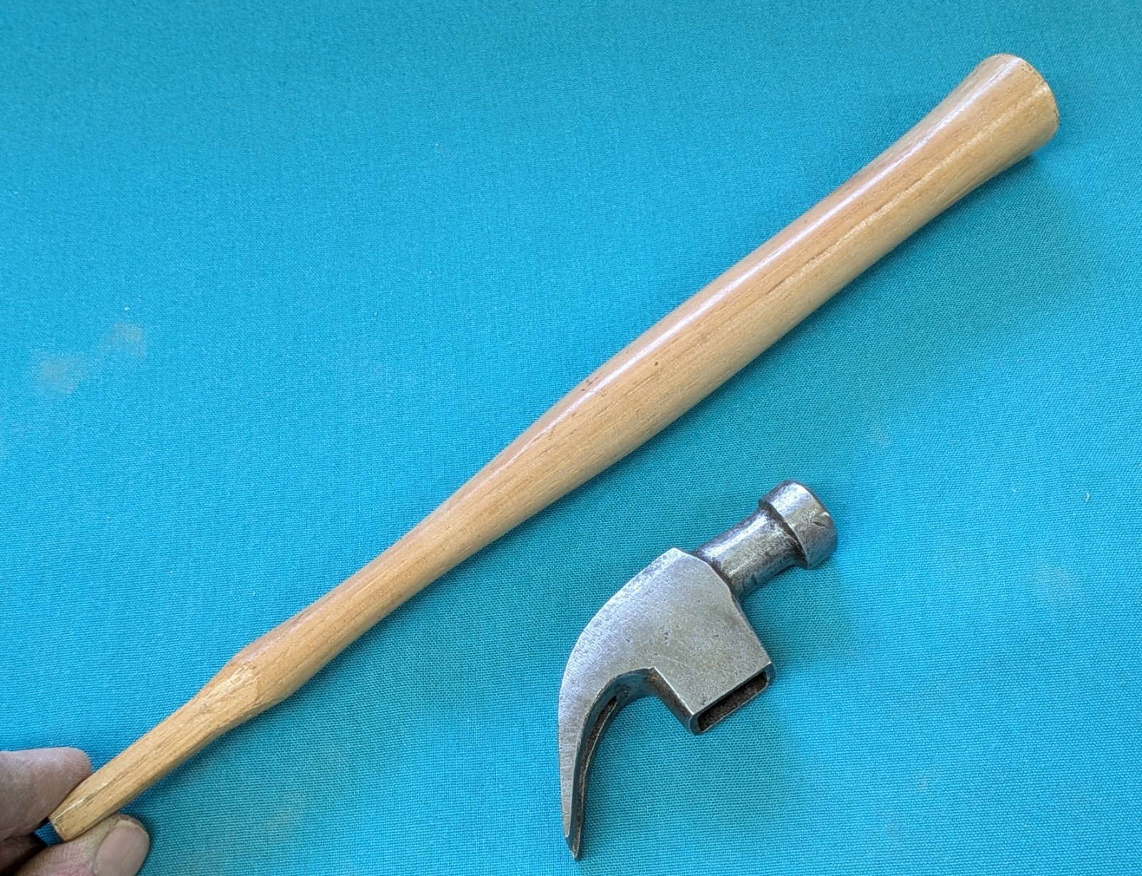 Vintage Curved Claw Hammer Total Weight 10.6-oz Unknown Maker Nice Casting