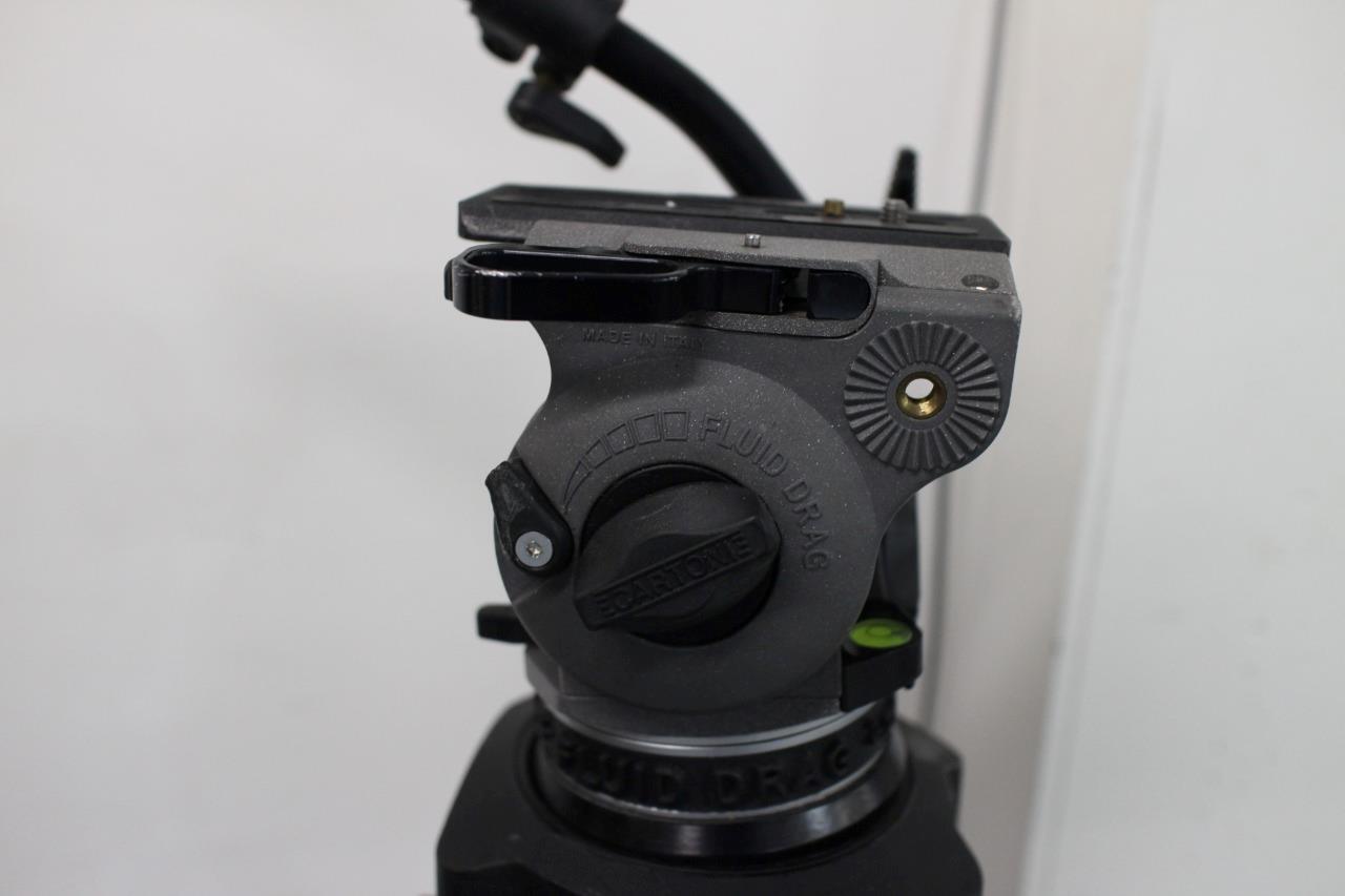 Cartoni Focus Fluid Head and tripod stand