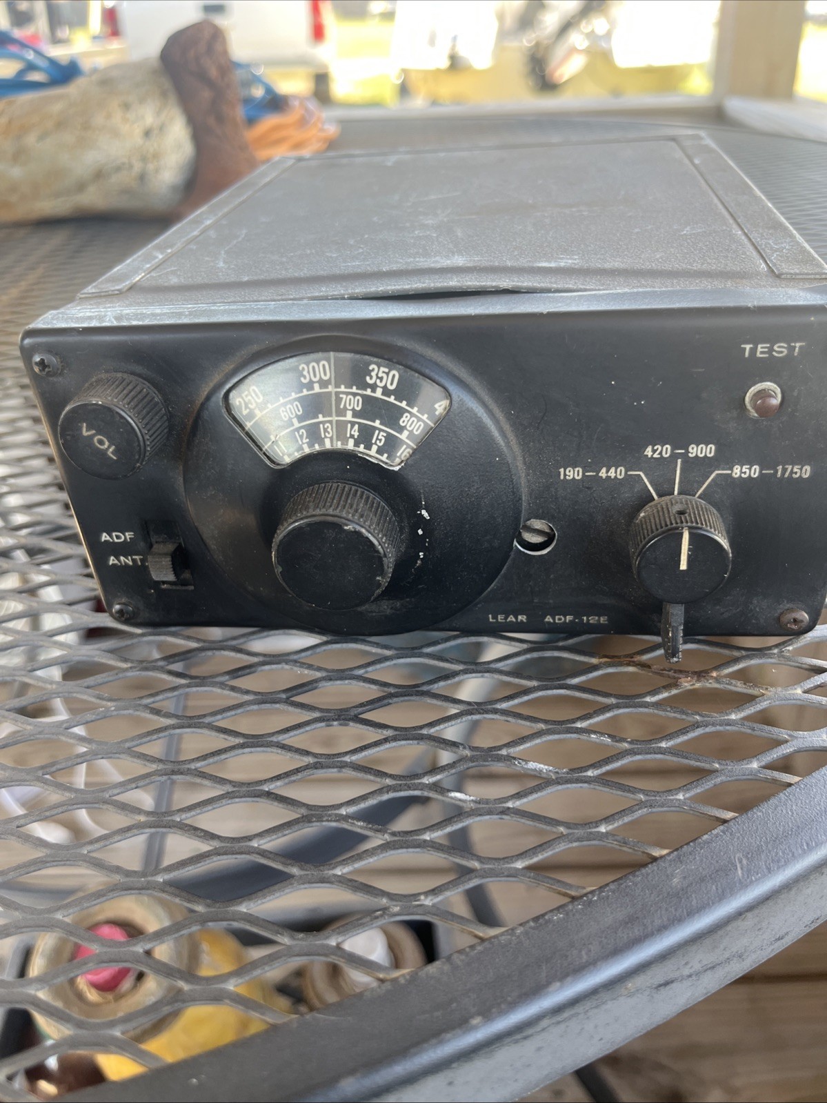 LEAR ADF-12E ALL KNOBS AND SWITCH TURN.