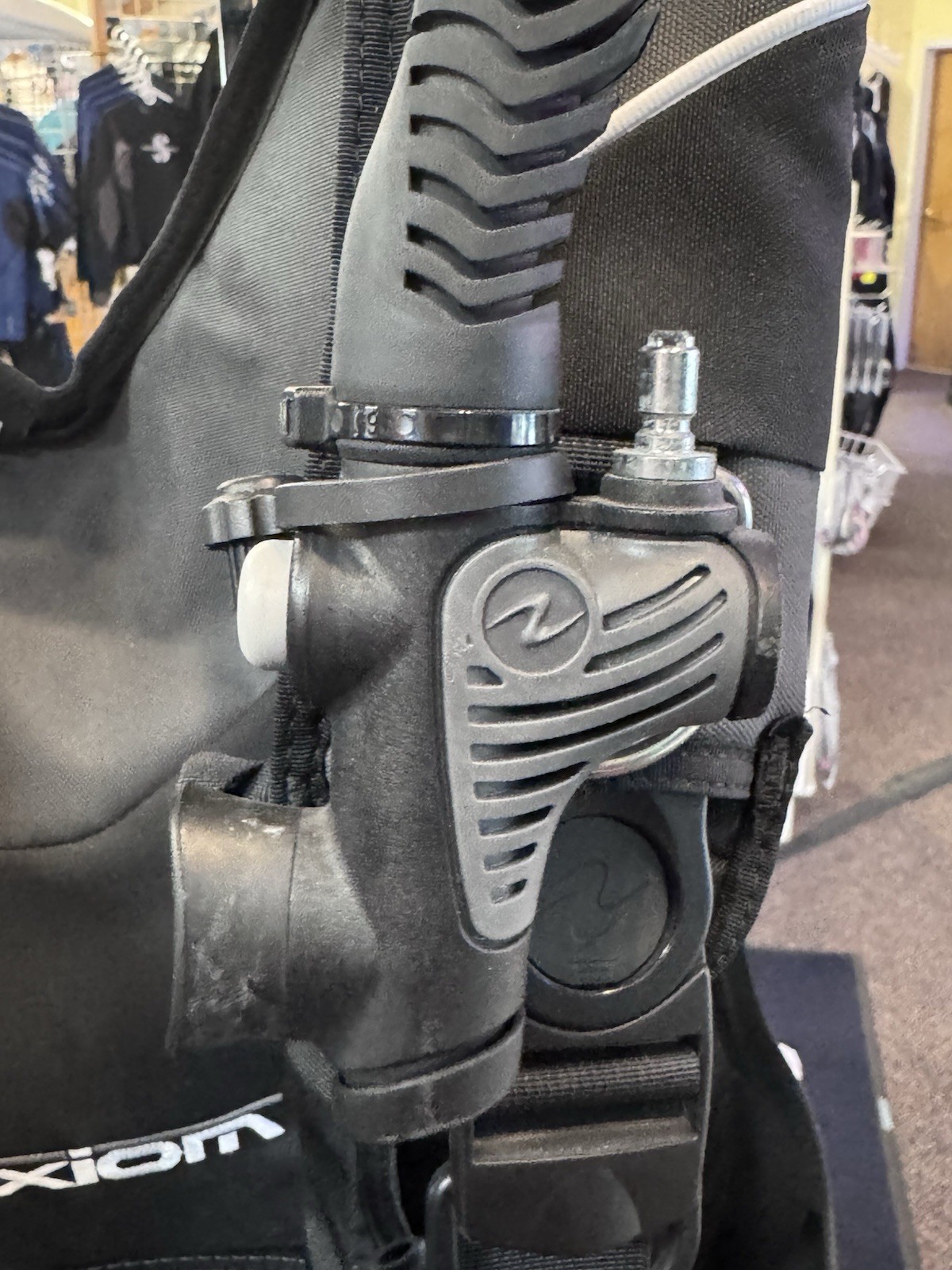 NEW Aqualung Axion BCD XXL Black/