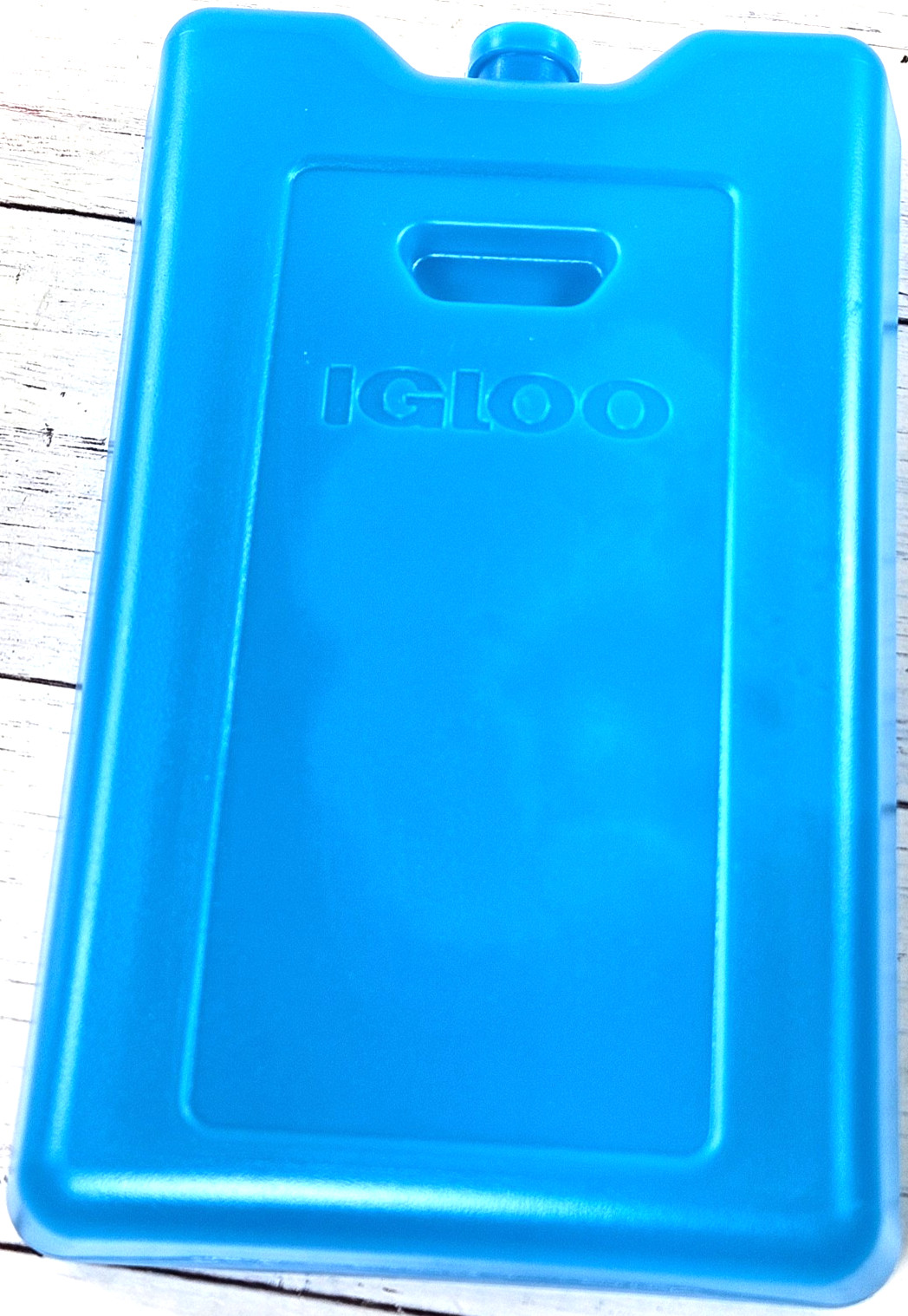 Igloo Large Maxcold Ice Block, Reusable Ice Pack for Coolers, Freezer...